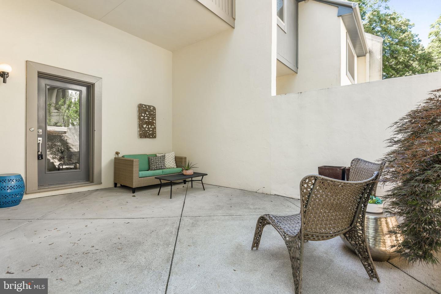 1585 INLET COURT
