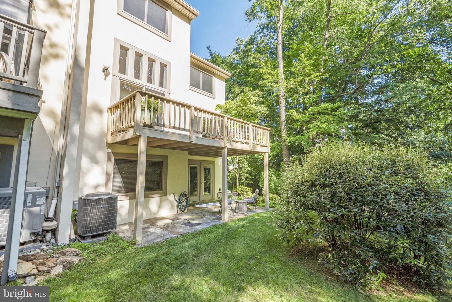 1585 INLET COURT