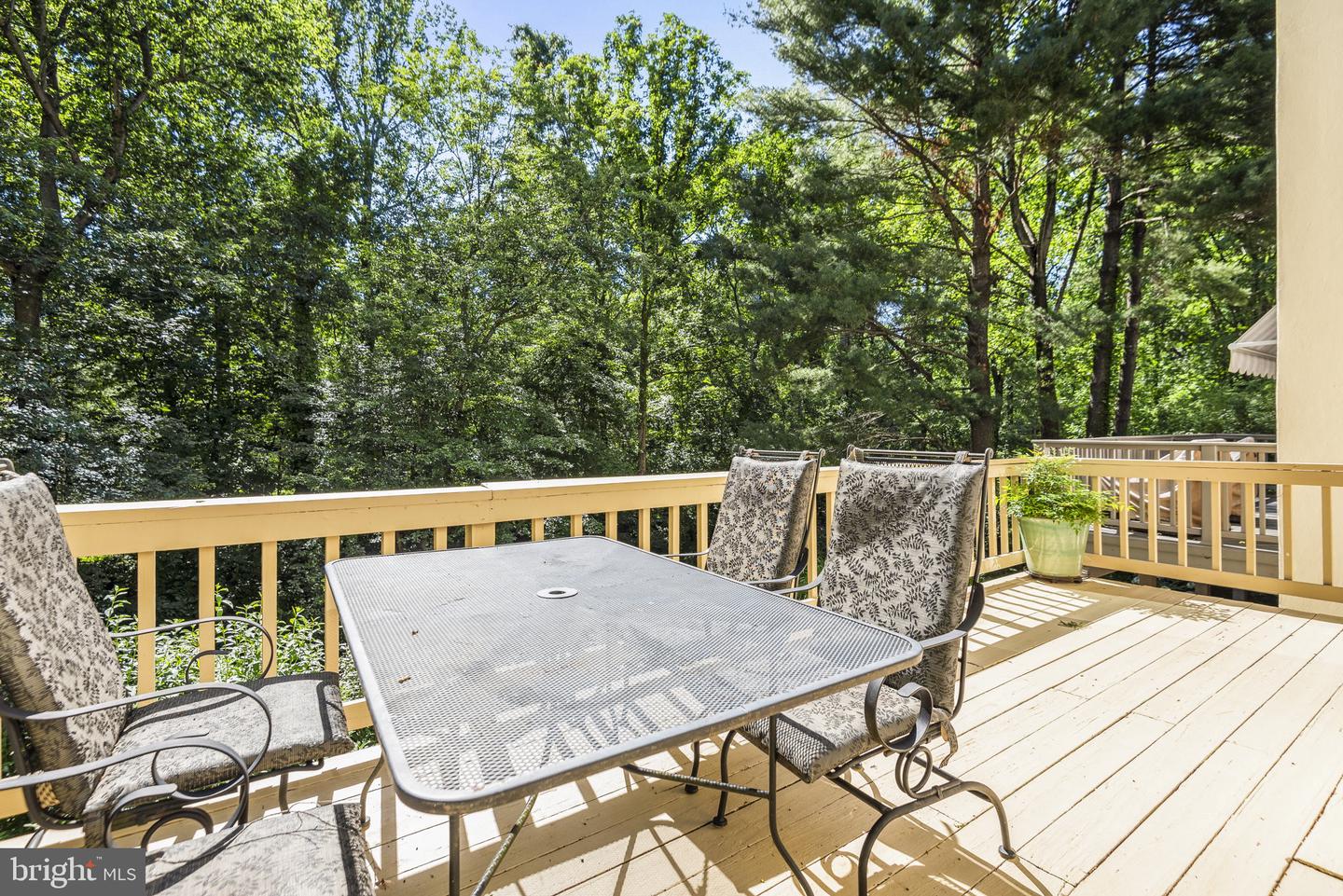 1585 INLET COURT