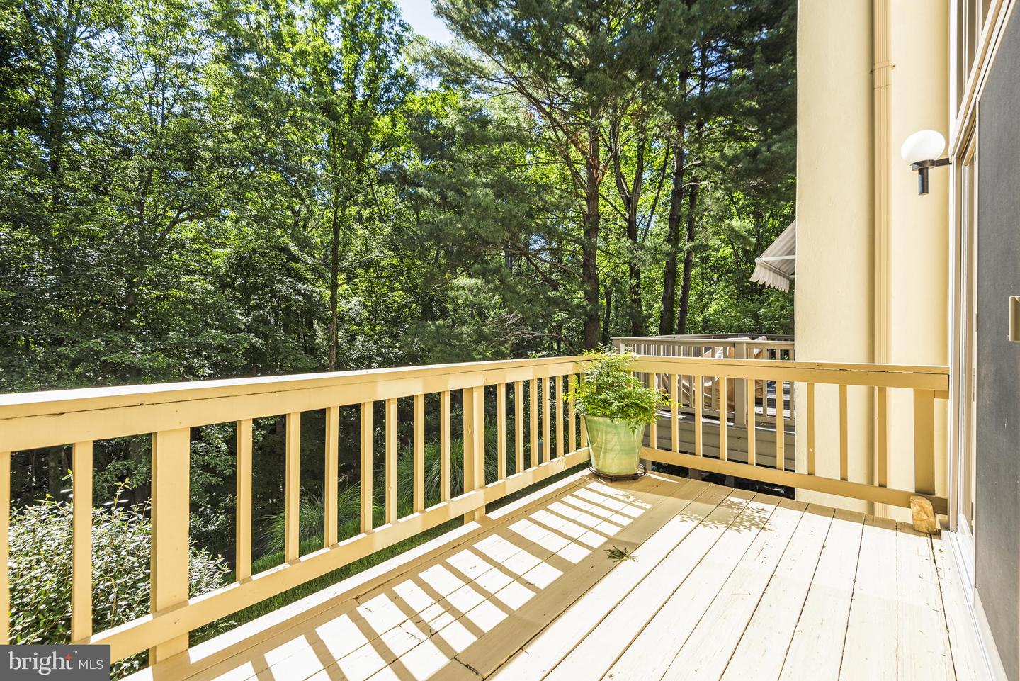 1585 INLET COURT