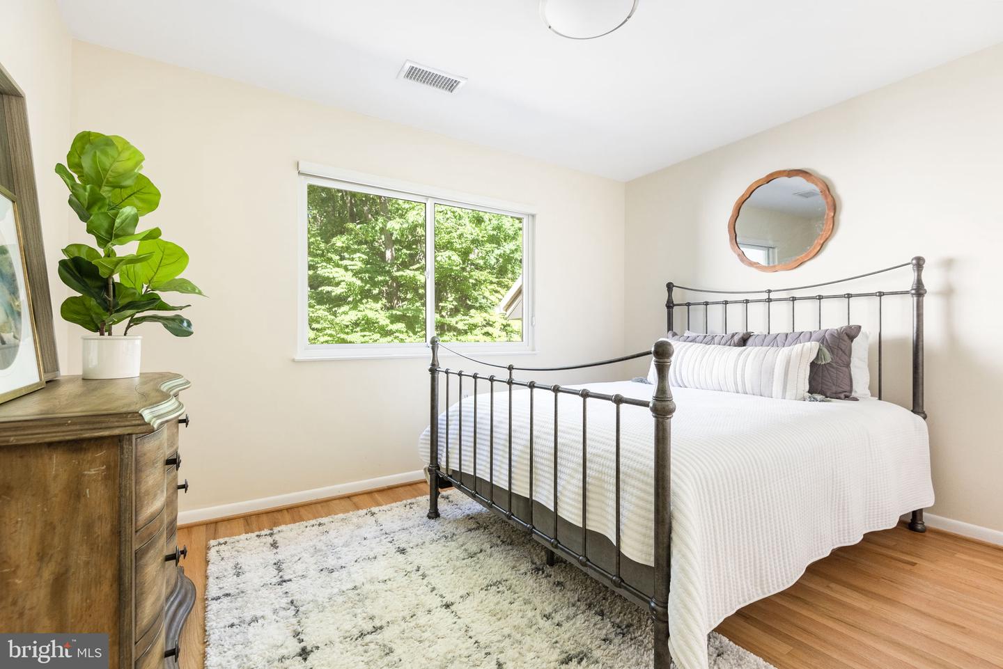 1585 INLET COURT