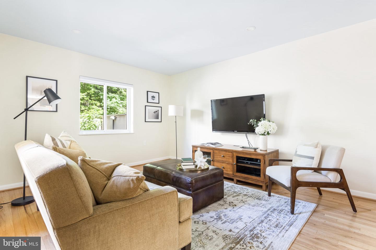 1585 INLET COURT