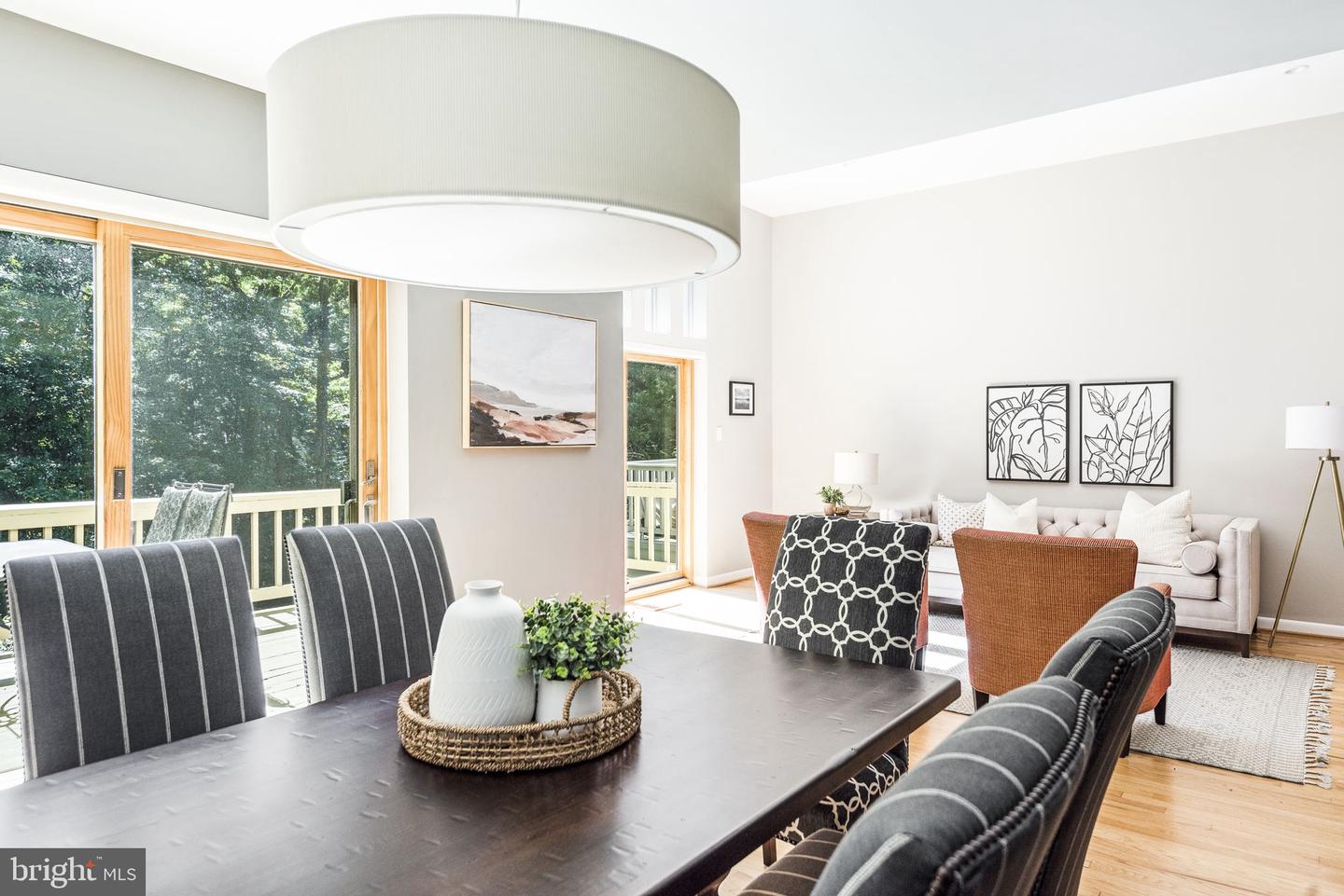 1585 INLET COURT