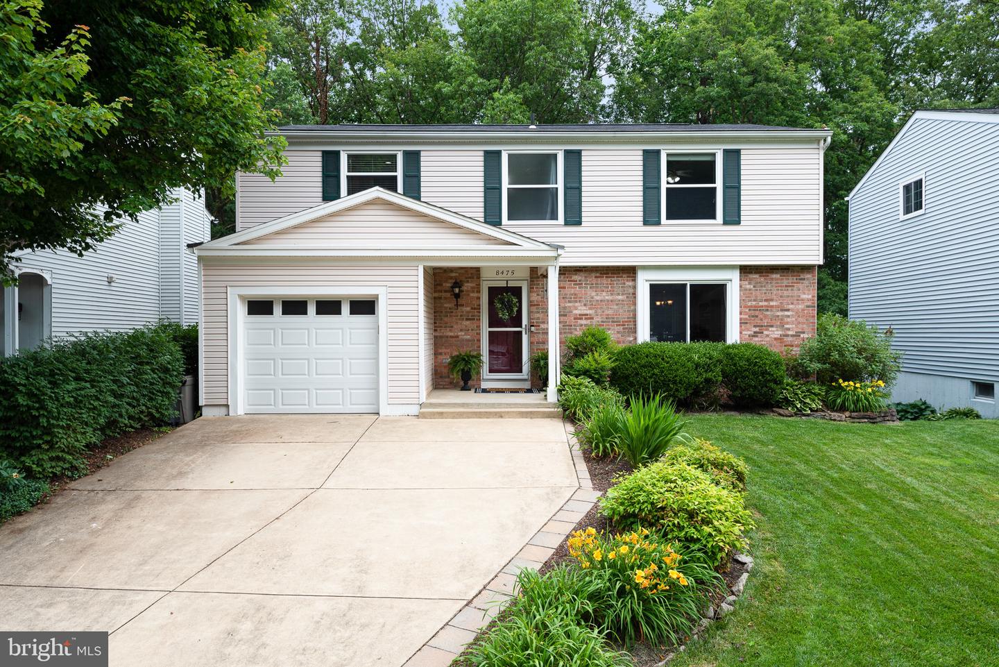 8475 MAGIC TREE COURT