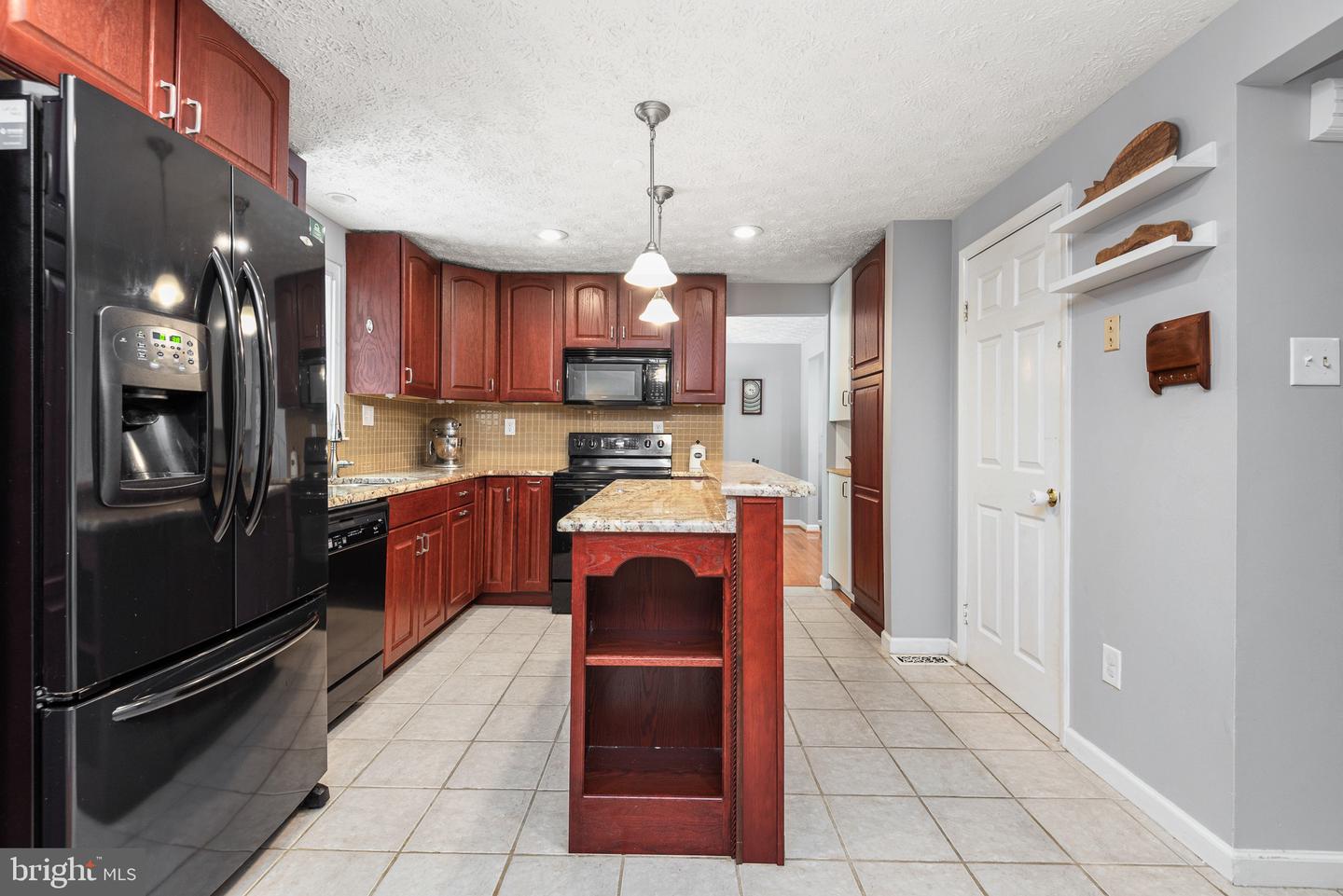 8475 MAGIC TREE COURT