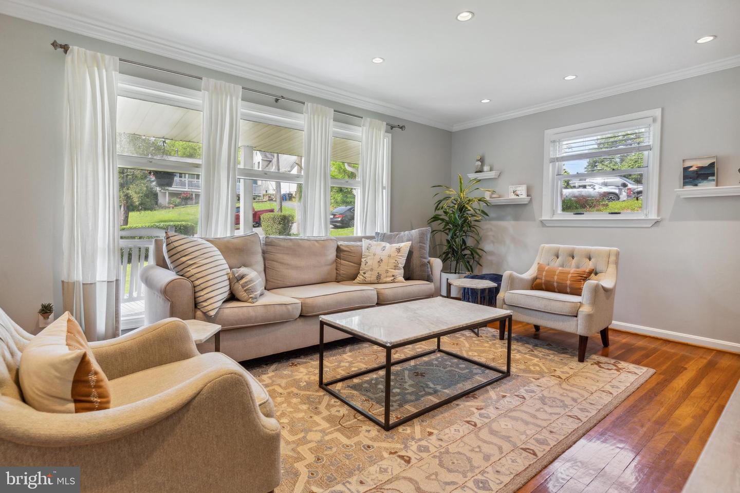 6440 MAPLEWOOD DRIVE