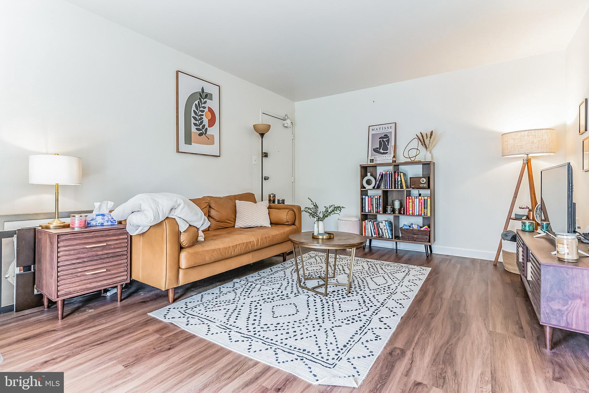 4965 Americana DRIVE Unit: 104