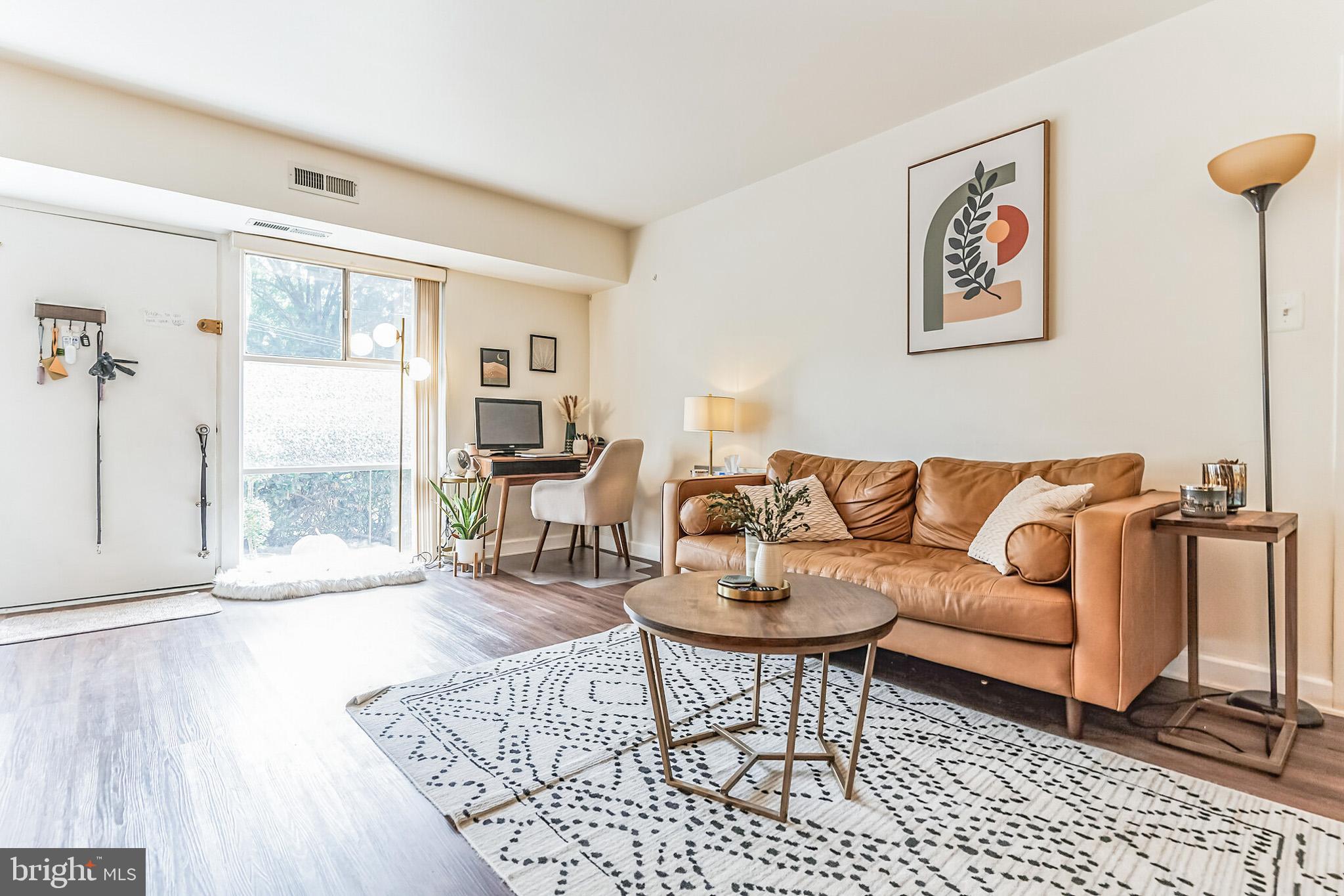4965 Americana DRIVE Unit: 104