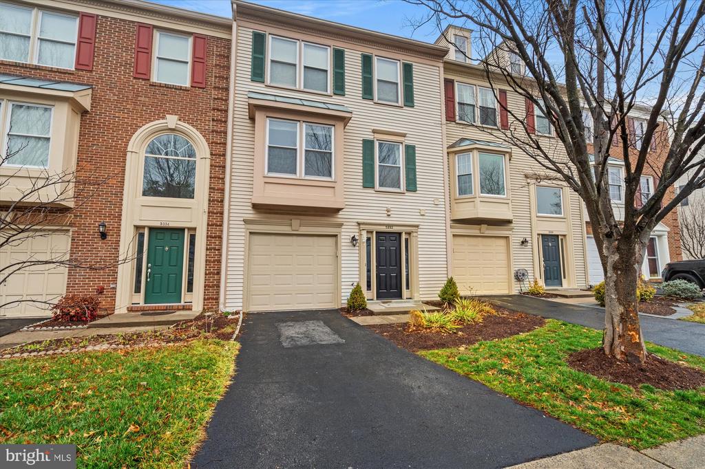 5332 BUXTON COURT