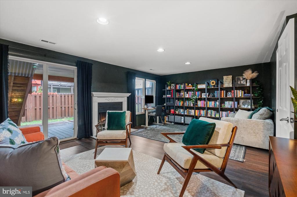 5332 BUXTON COURT