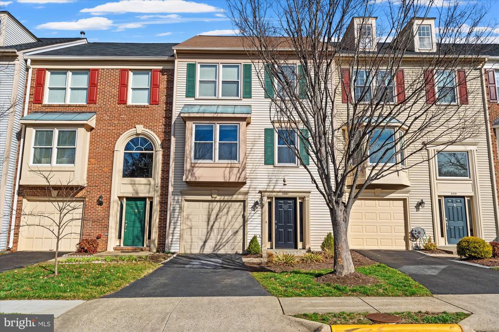5332 BUXTON COURT