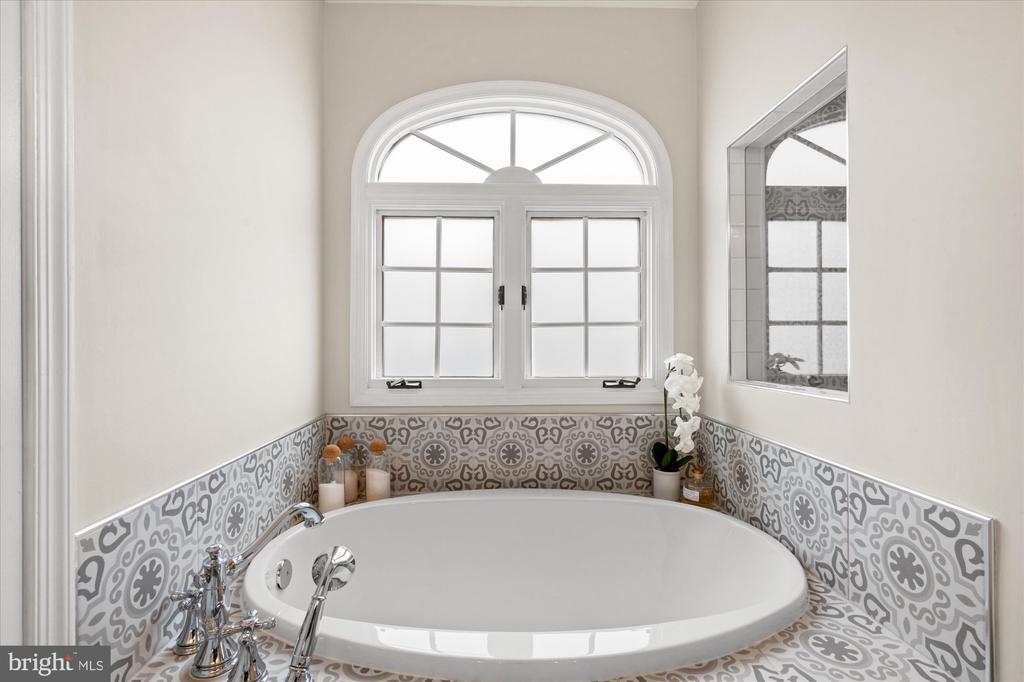 5332 BUXTON COURT