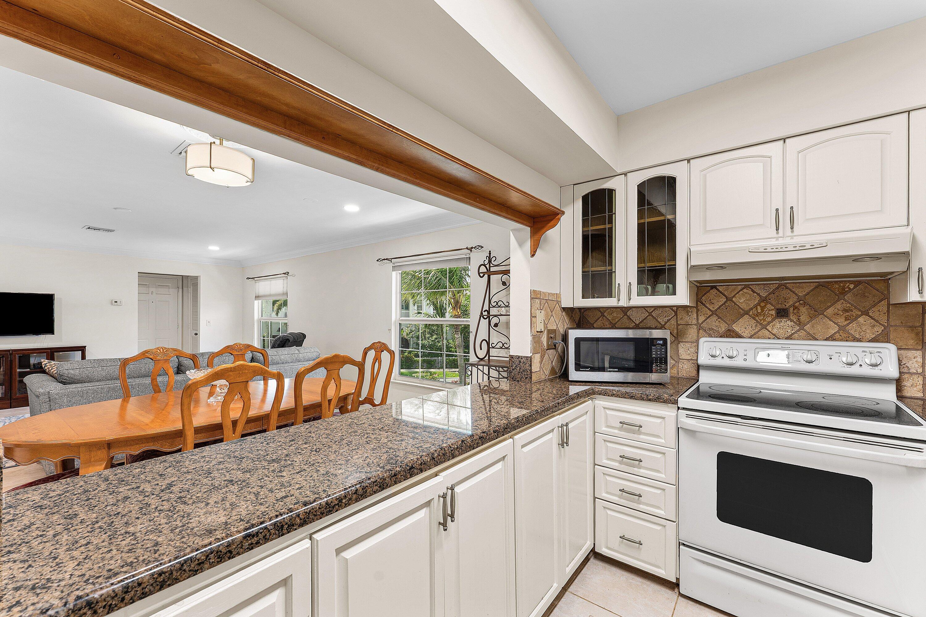 99 Seabreeze Avenue 2