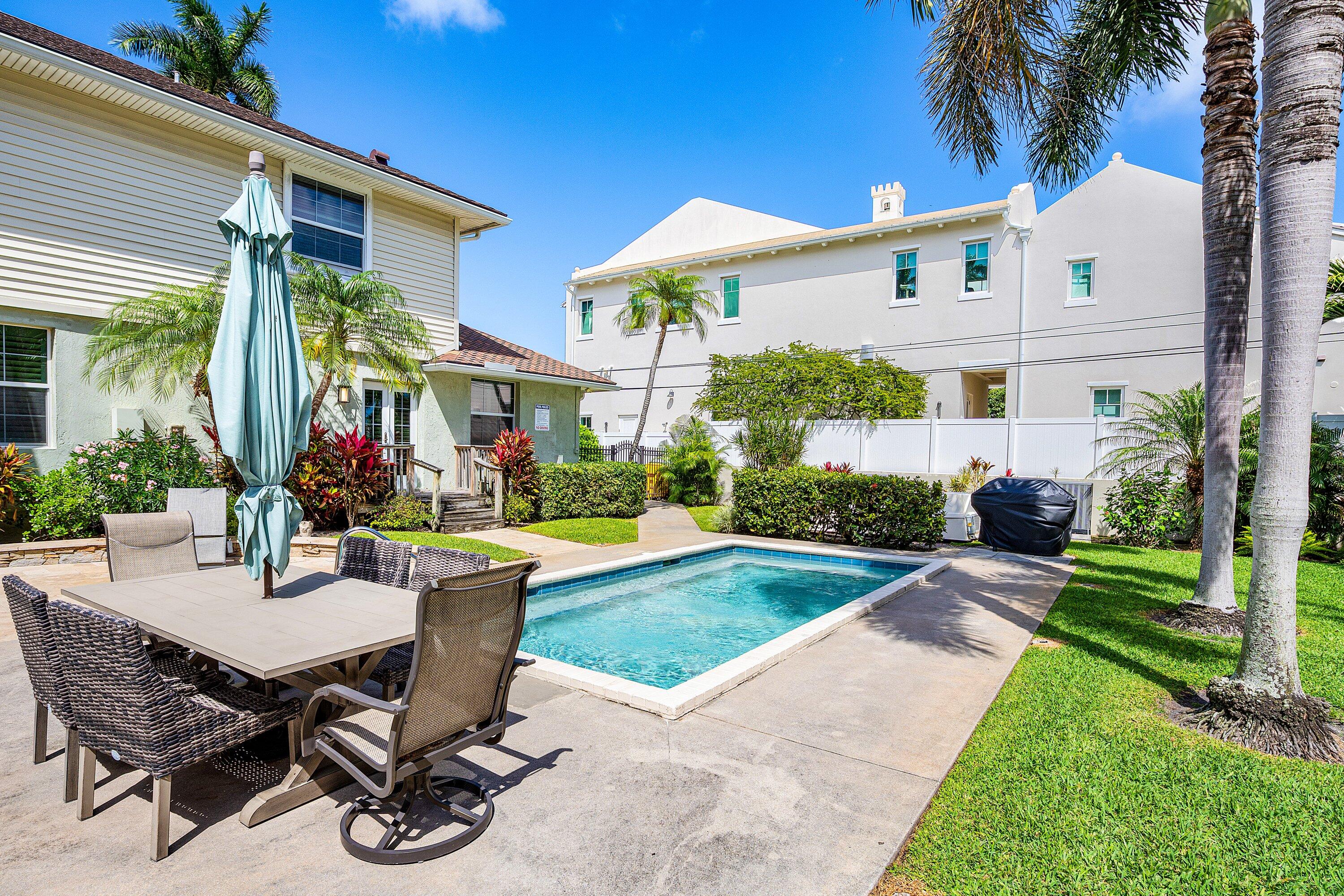 99 Seabreeze Avenue
