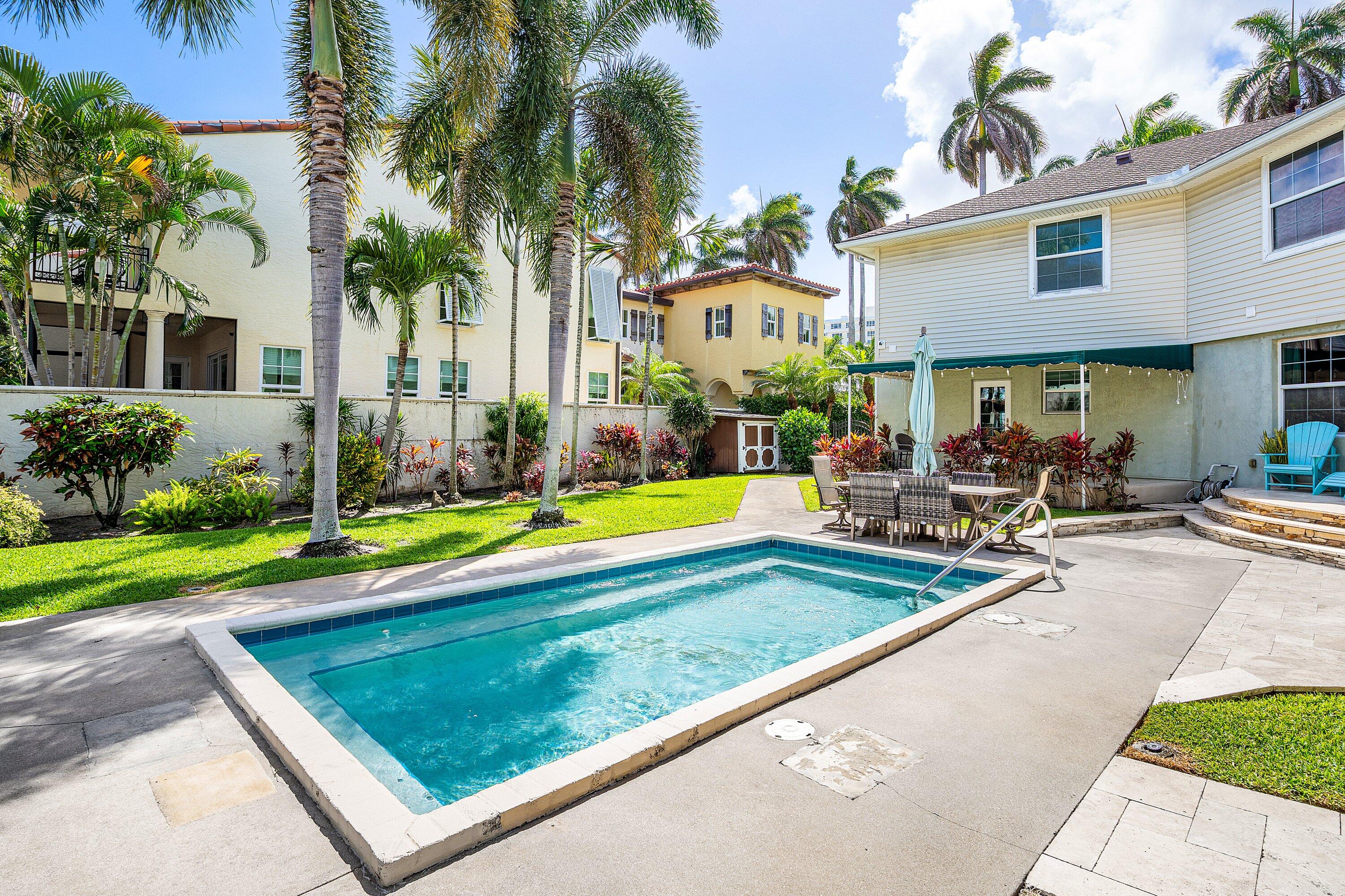 99 Seabreeze Avenue