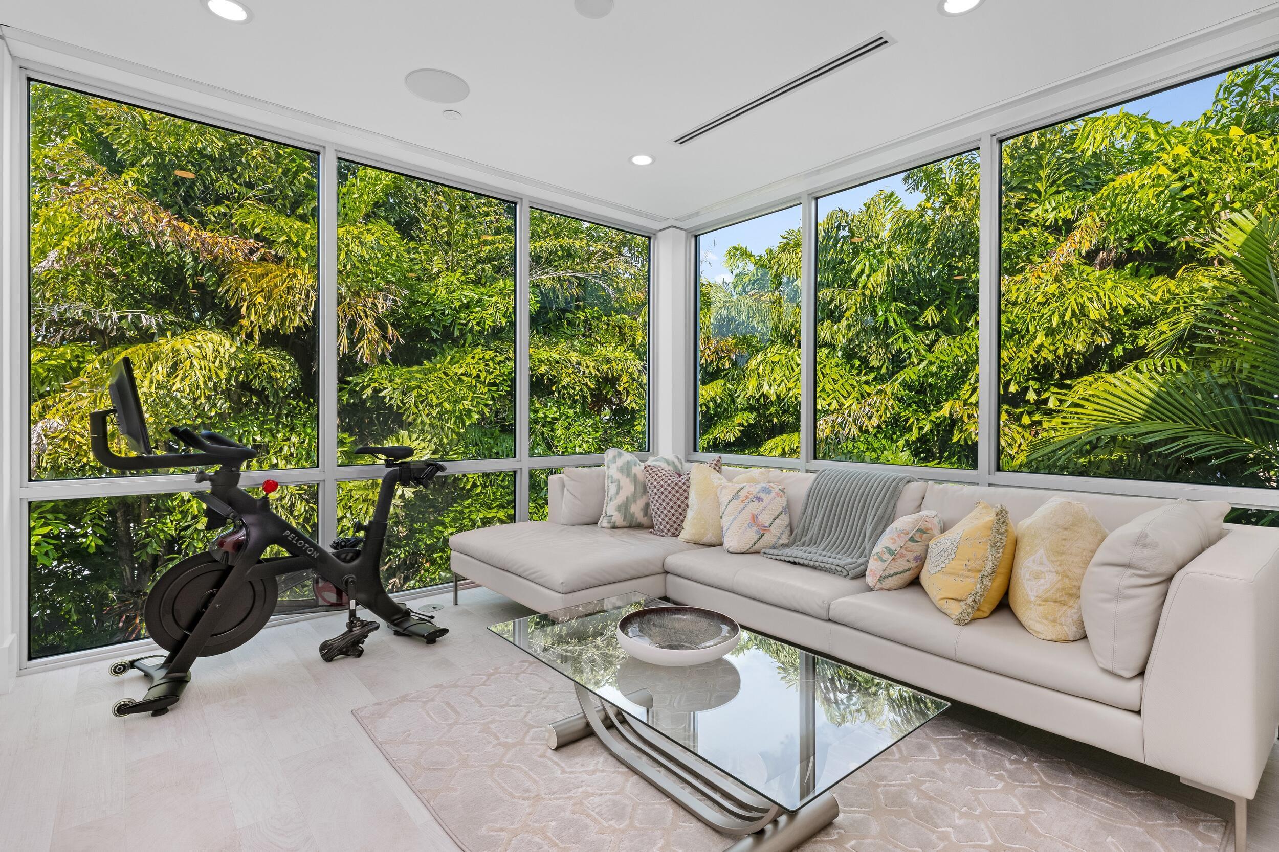 1005 Bucida Road