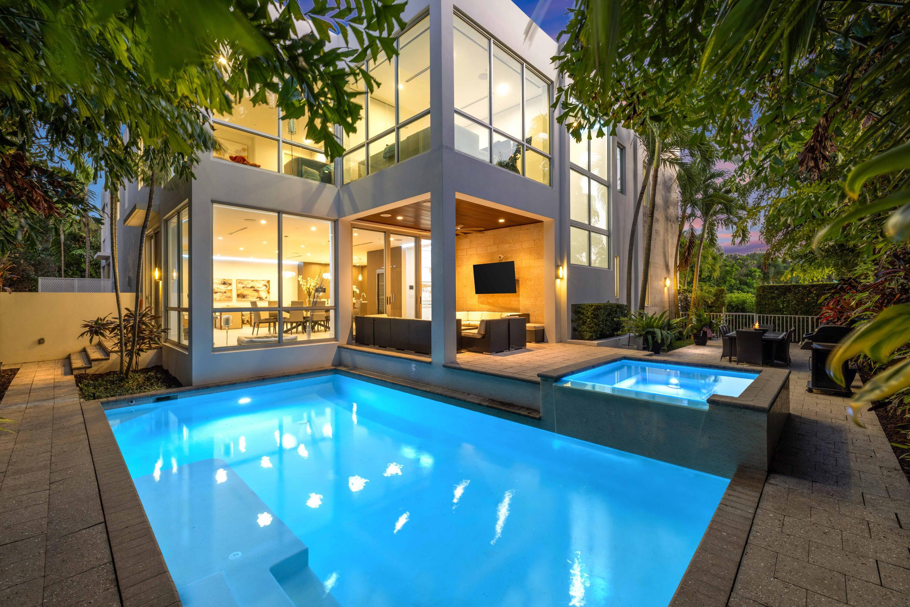 1005 Bucida Road