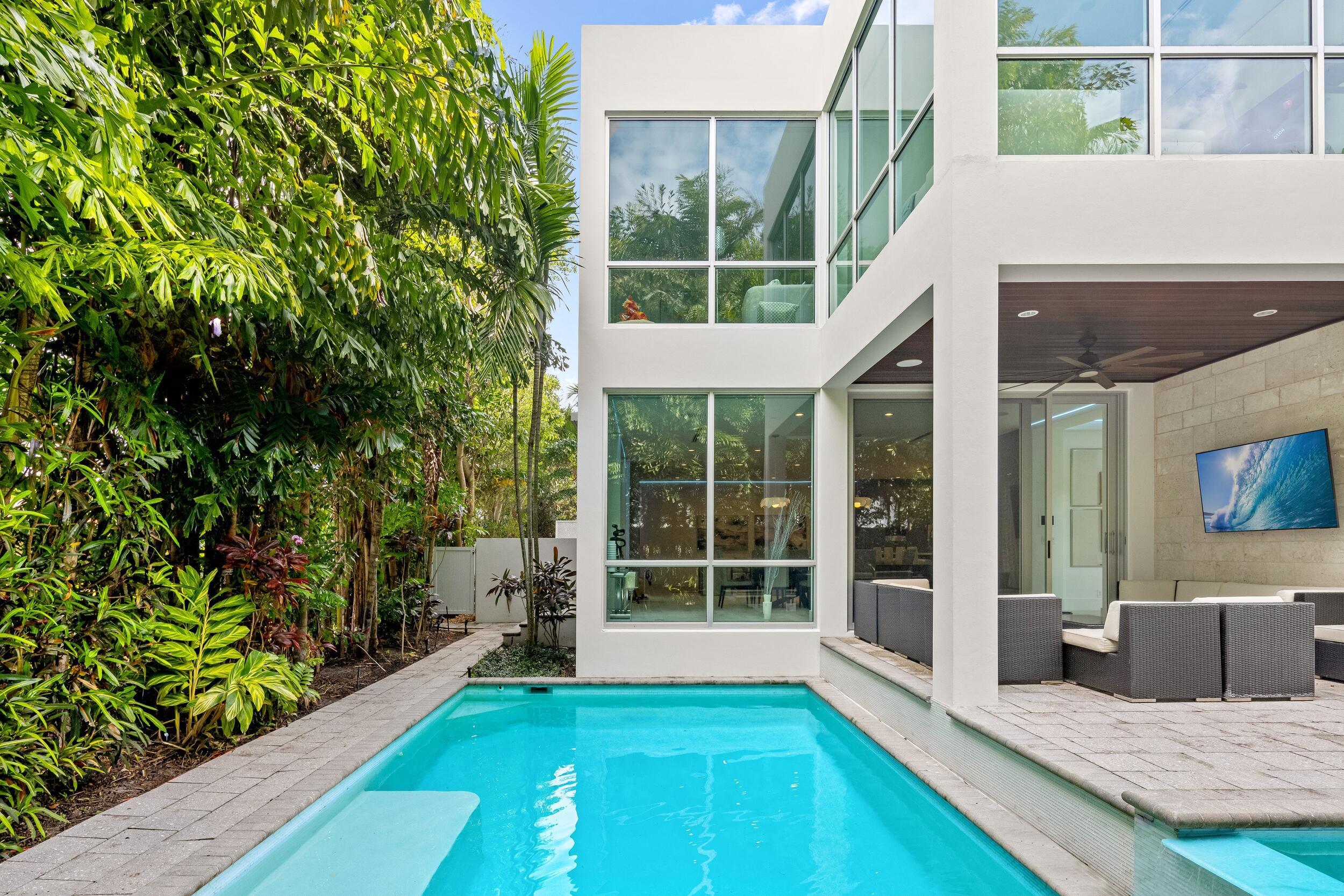 1005 Bucida Road