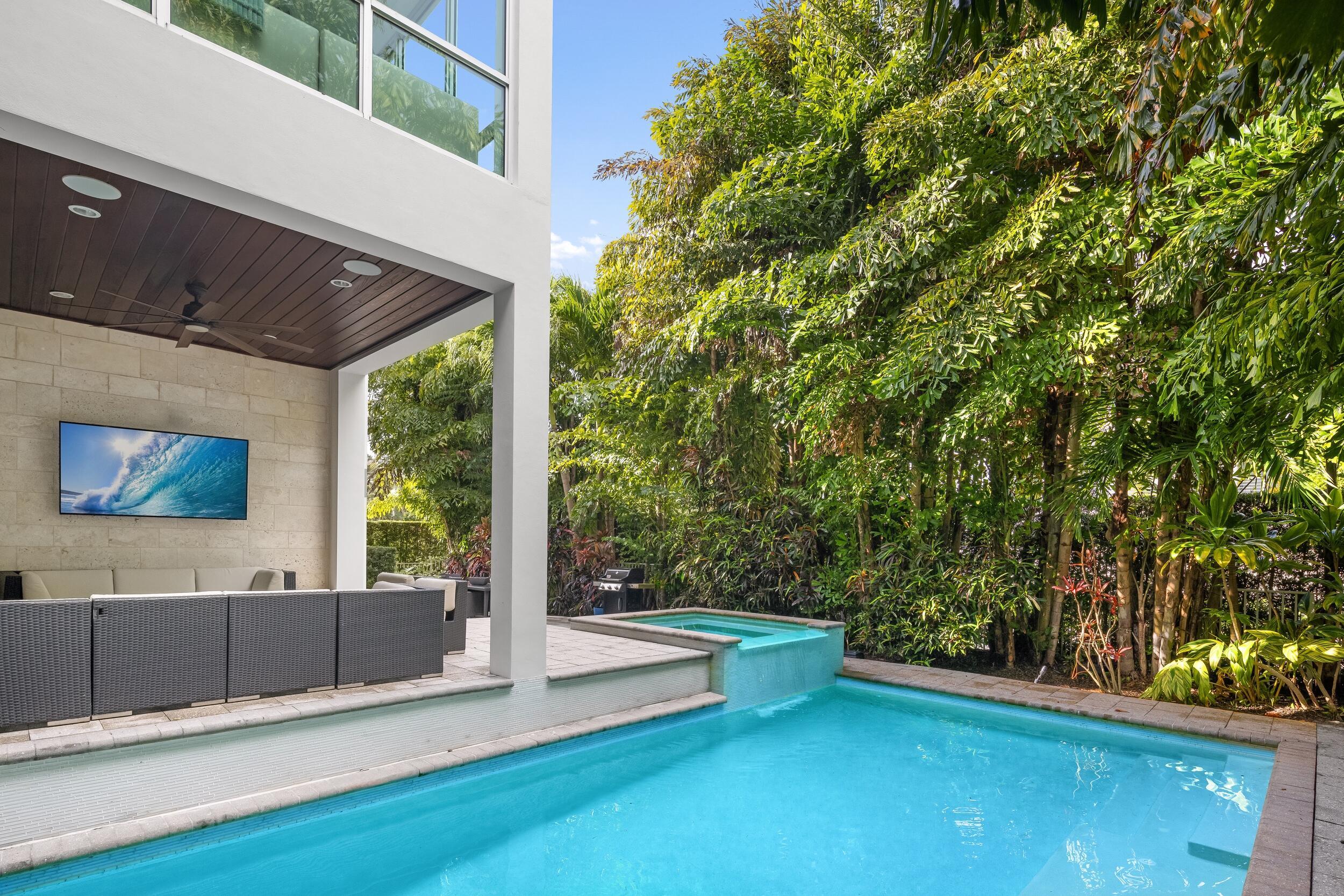 1005 Bucida Road