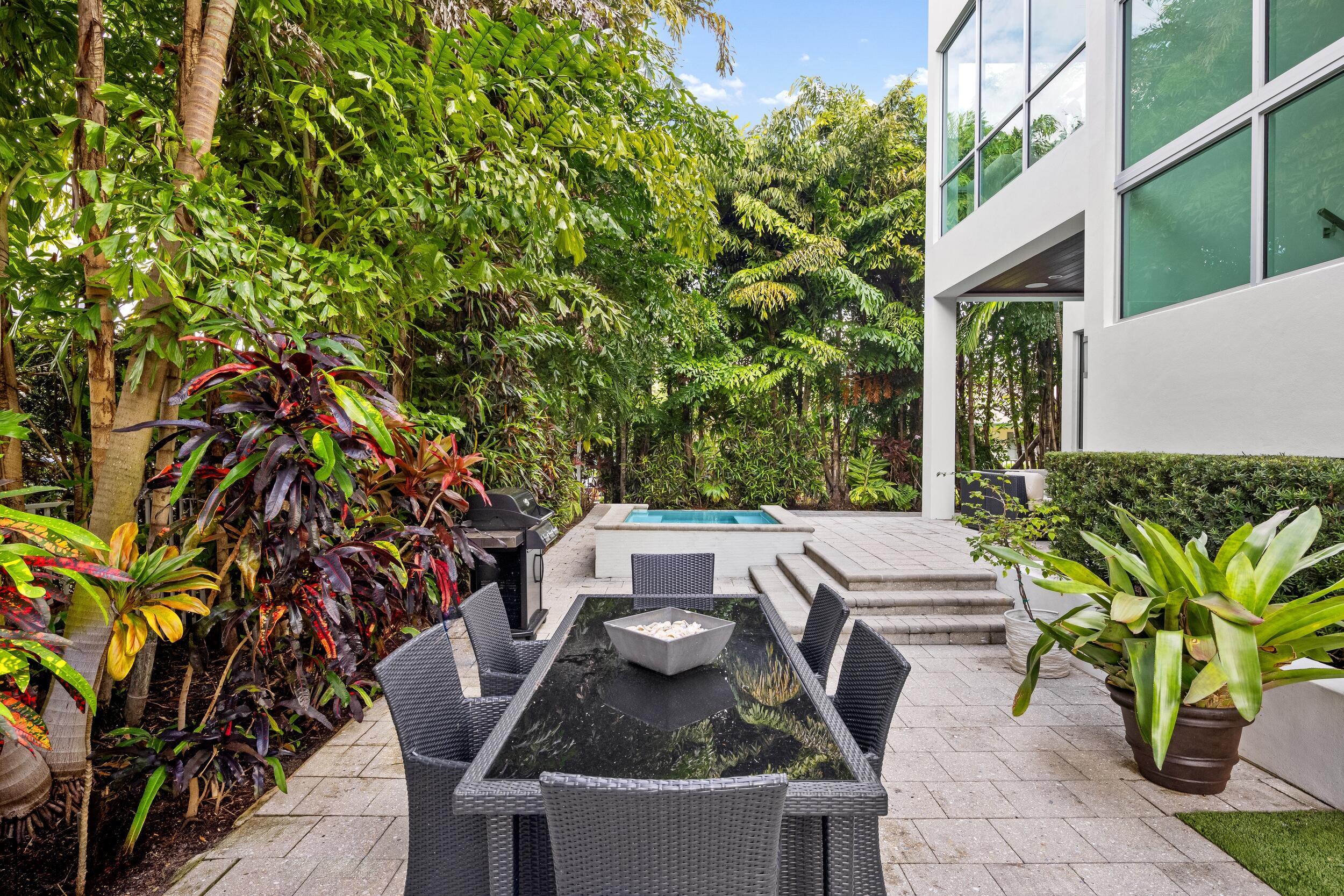 1005 Bucida Road