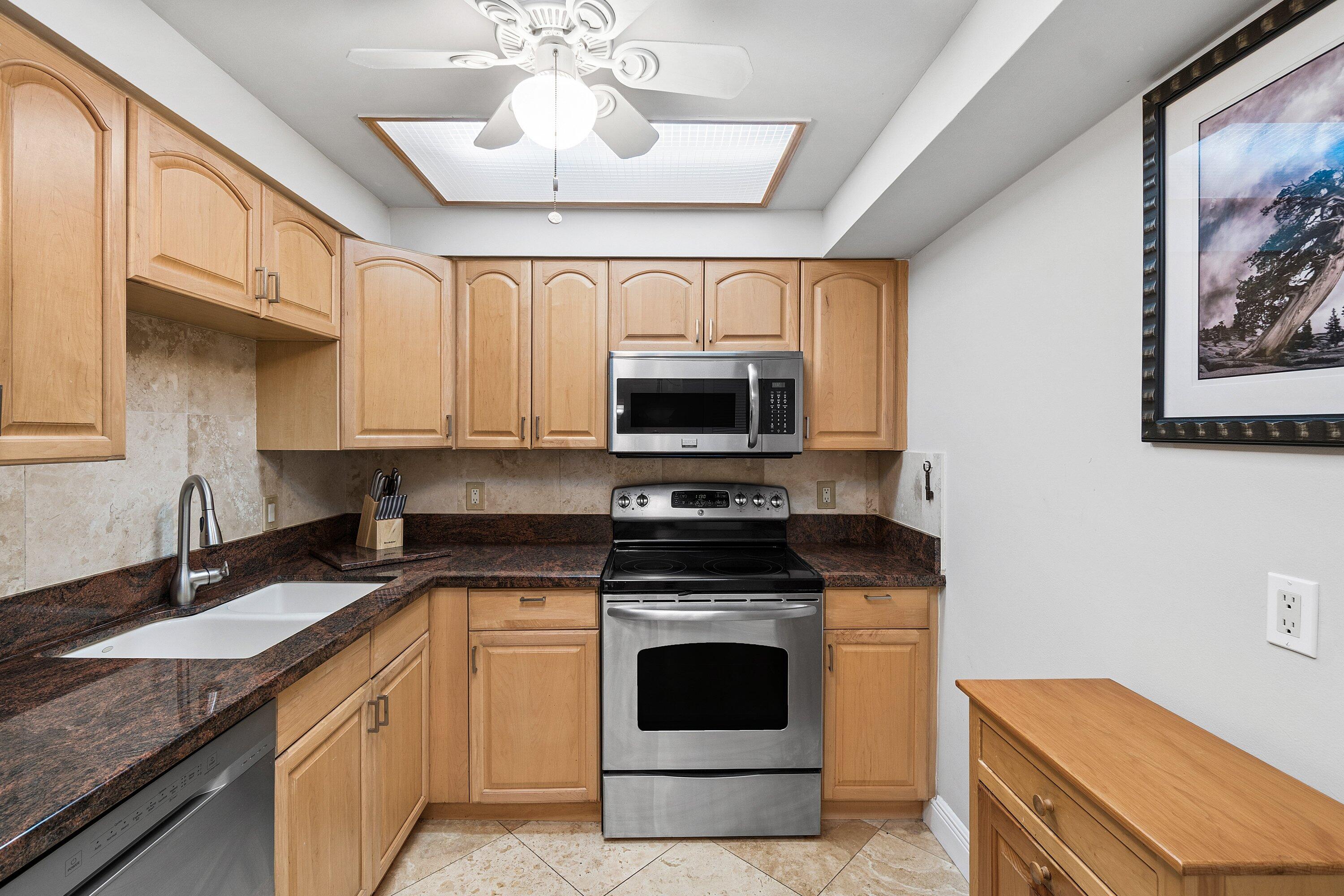 4511 S Ocean Boulevard 106