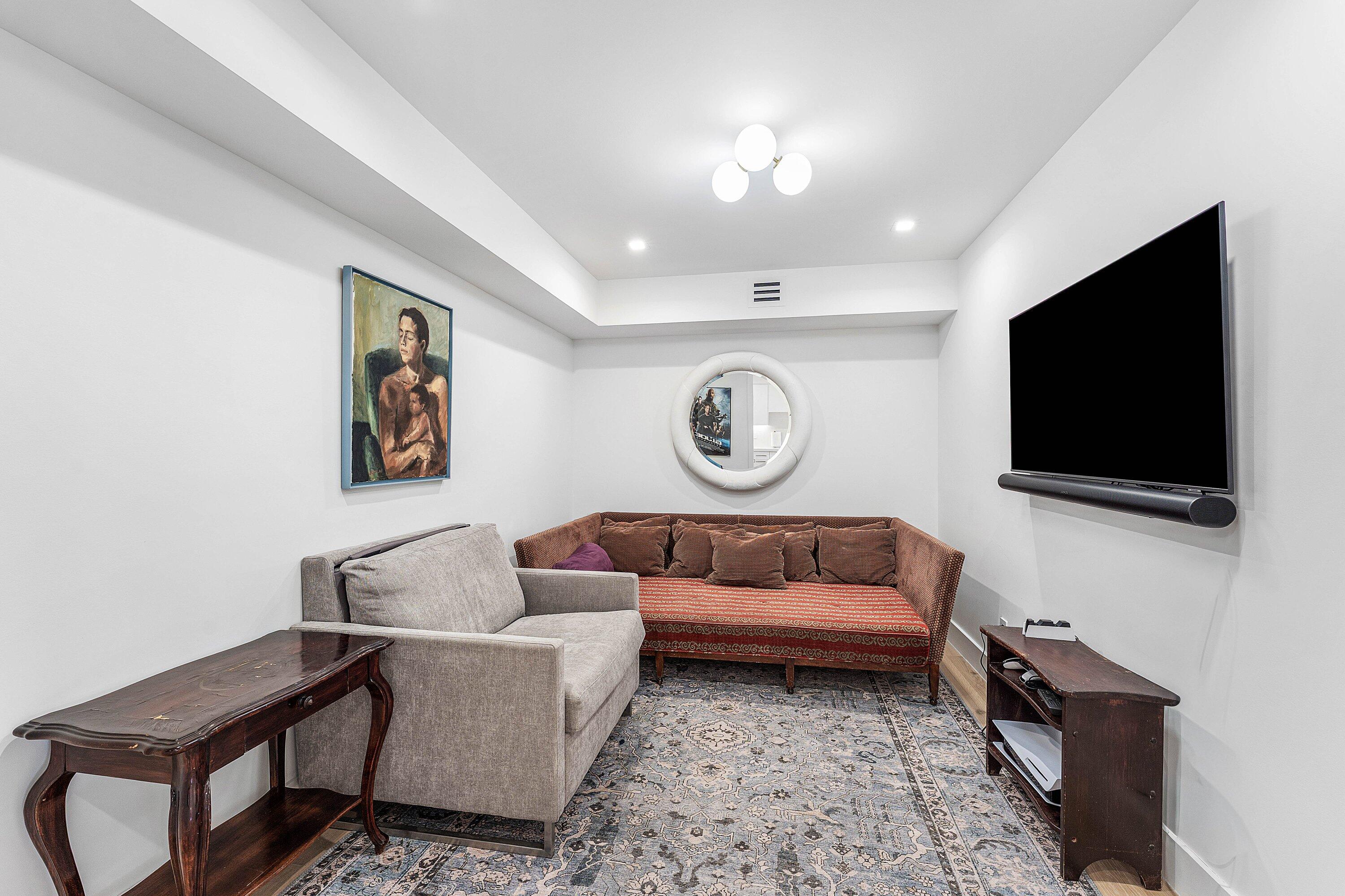 50 East Road 3C