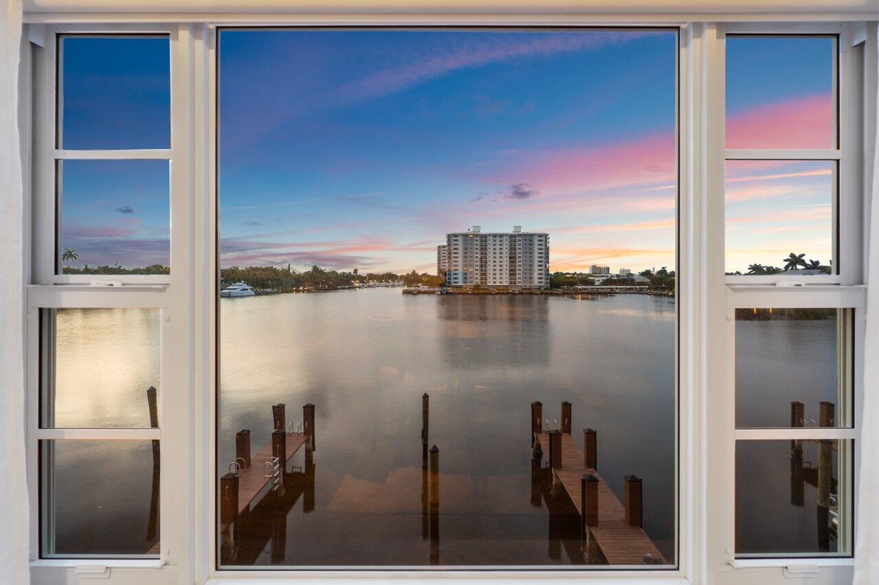 400 Seasage Drive Unit: 305