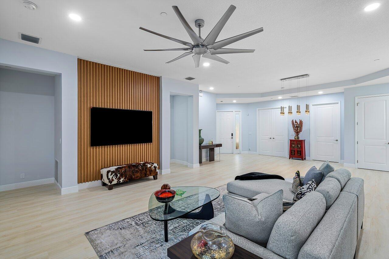 175 Tresana Boulevard 135