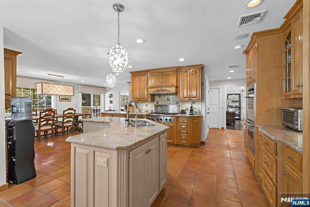 12 Lambs Lane