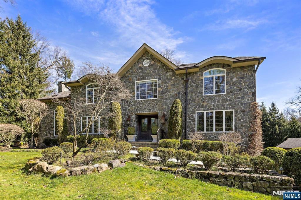 12 Lambs Lane