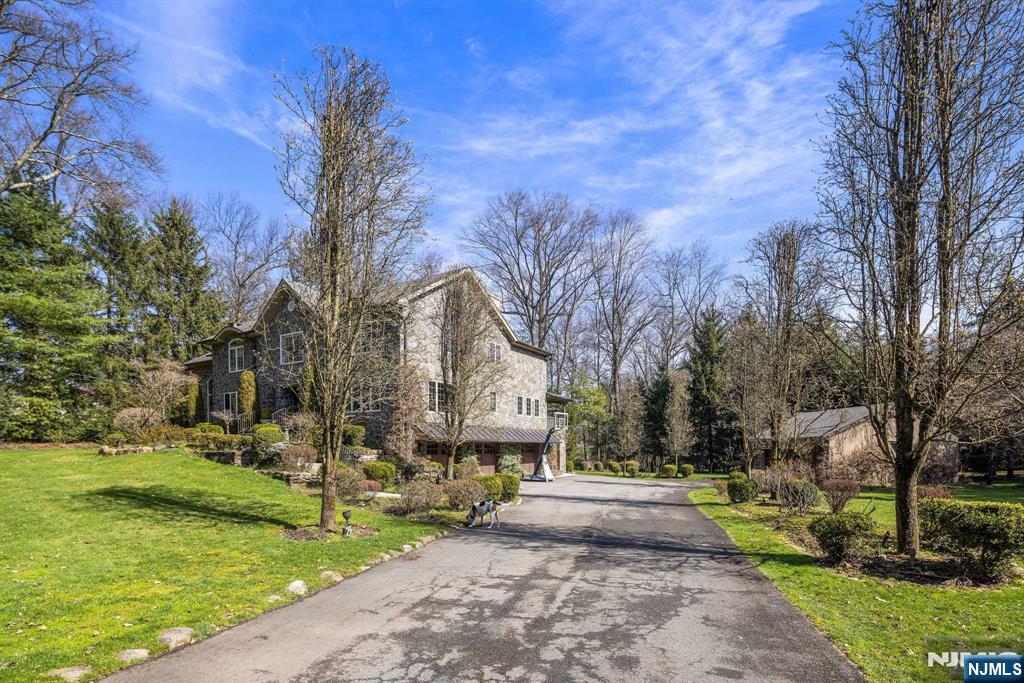 12 Lambs Lane