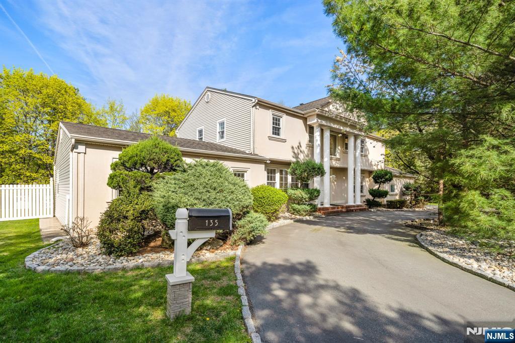 135 Westervelt Place