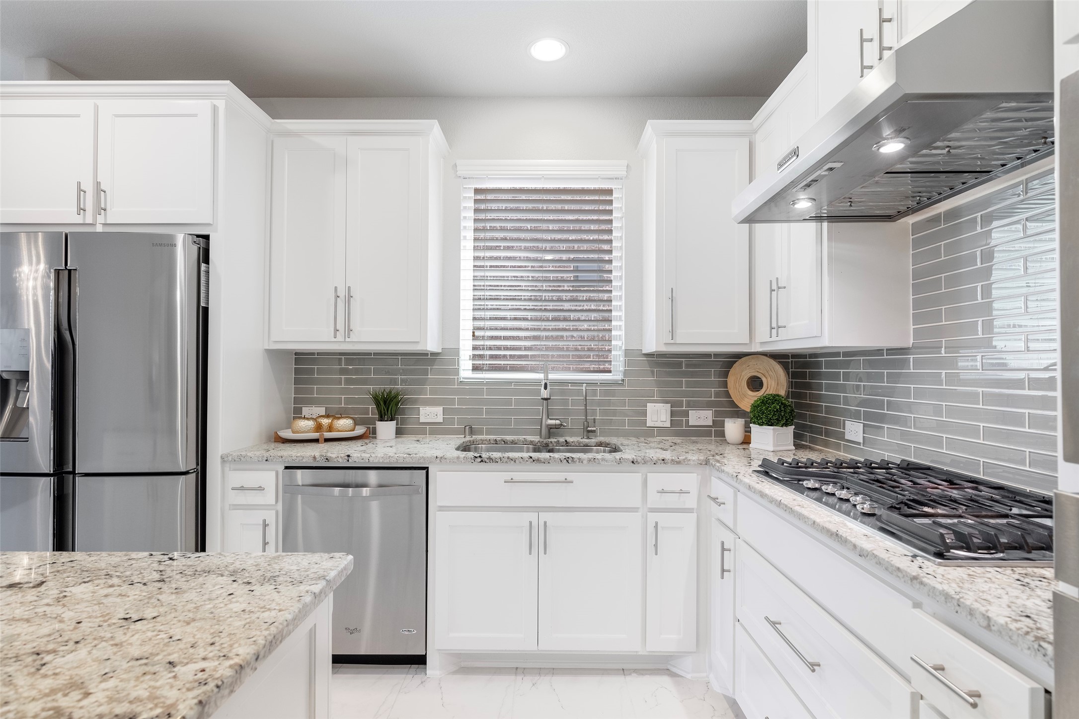 208 Highwood Trail