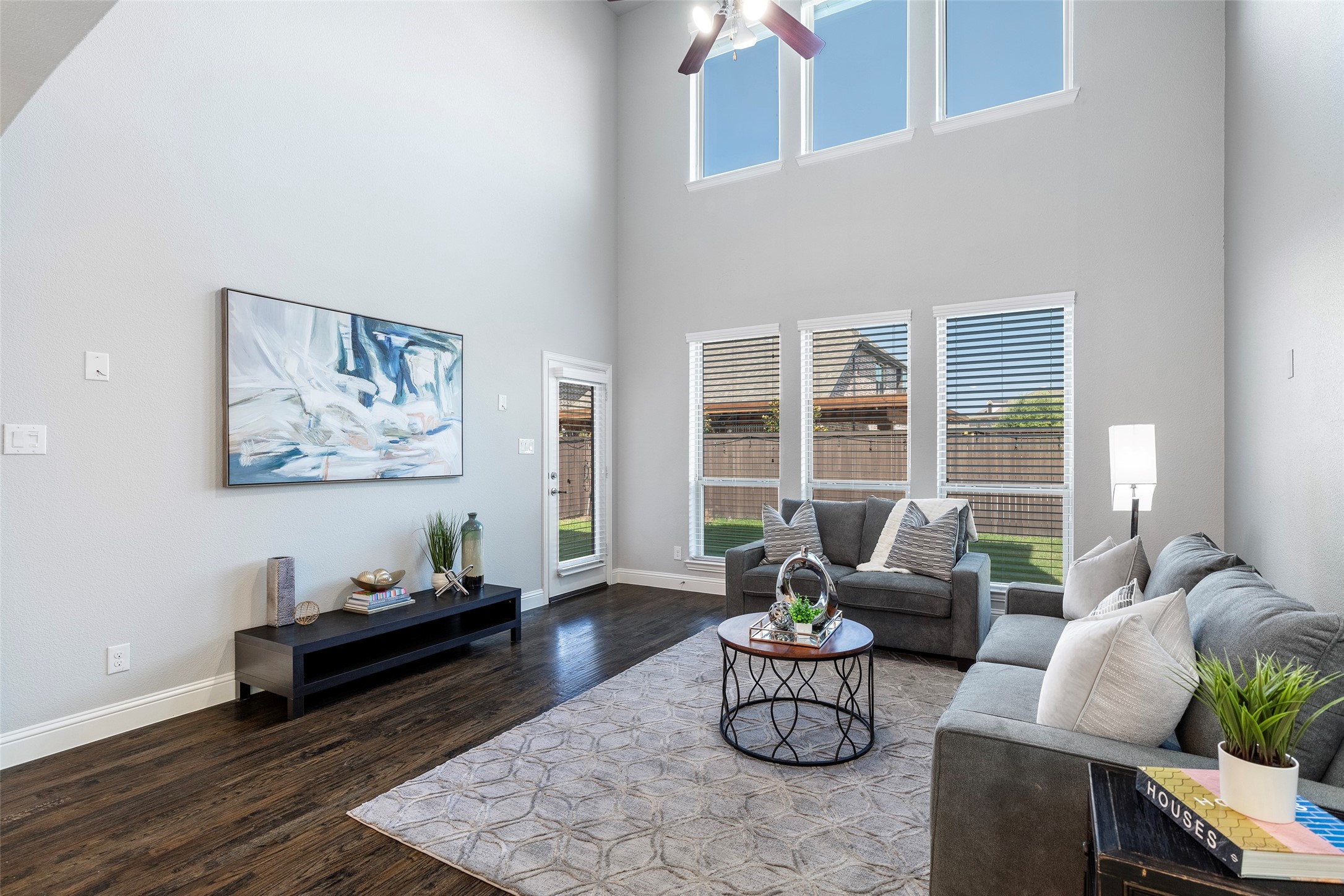 208 Highwood Trail
