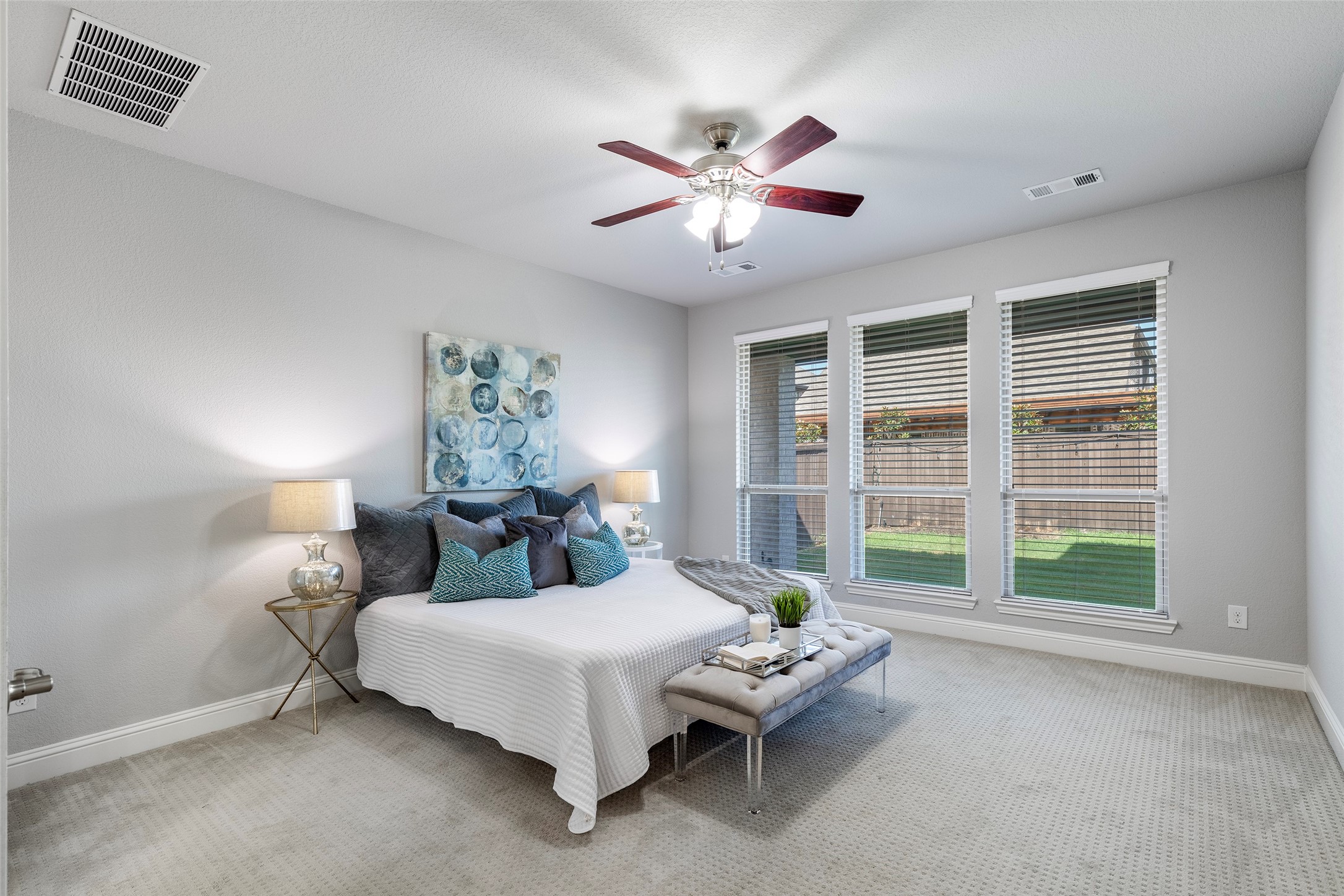 208 Highwood Trail