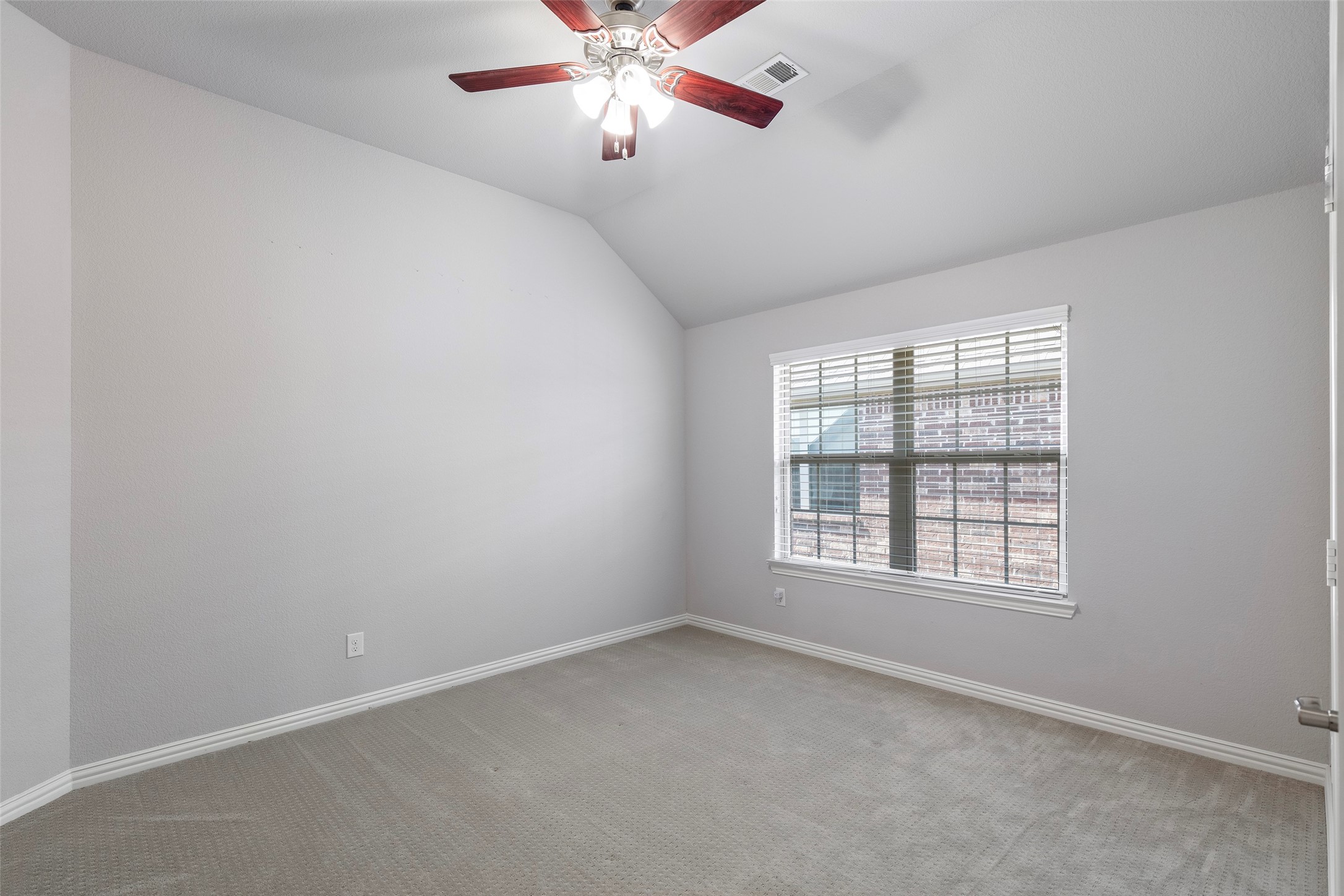 208 Highwood Trail
