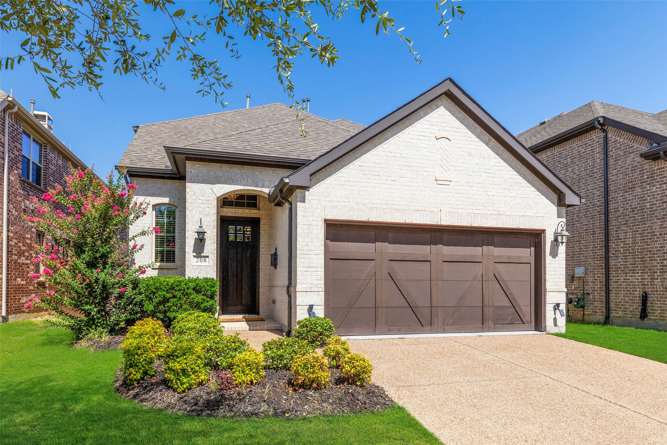 208 Highwood Trail