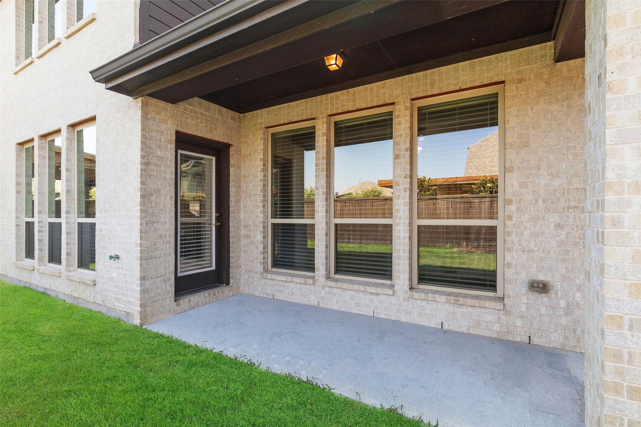 208 Highwood Trail