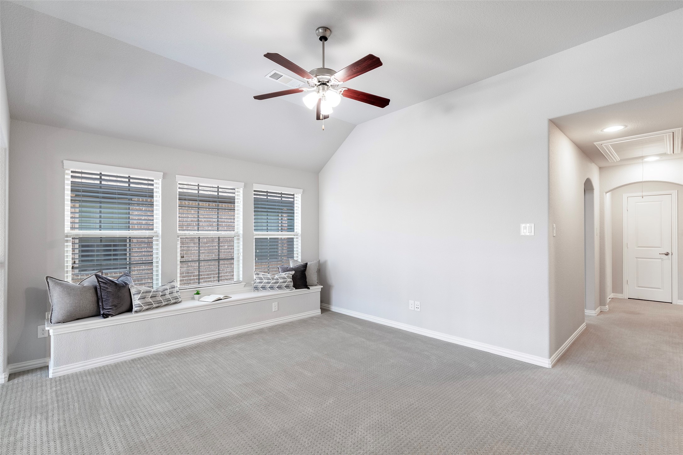 208 Highwood Trail