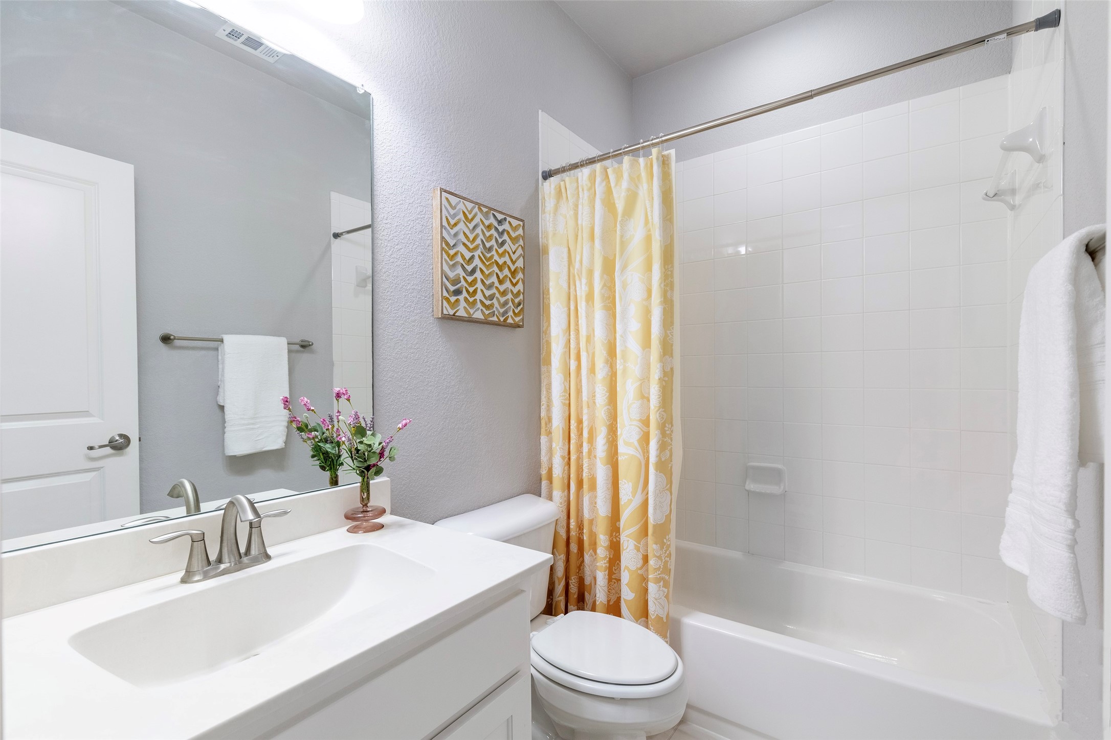208 Highwood Trail
