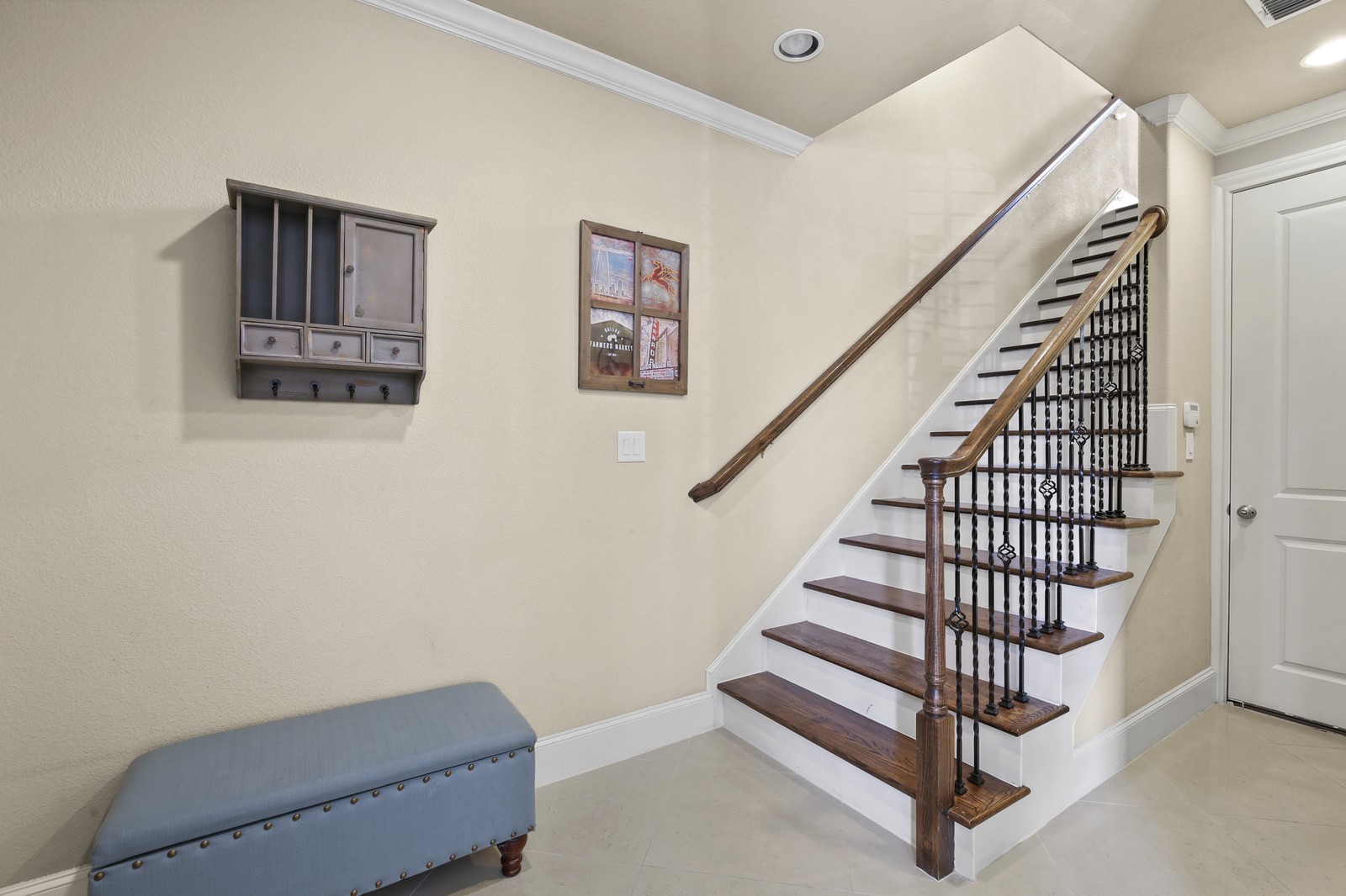 640 S Pearl Expressway