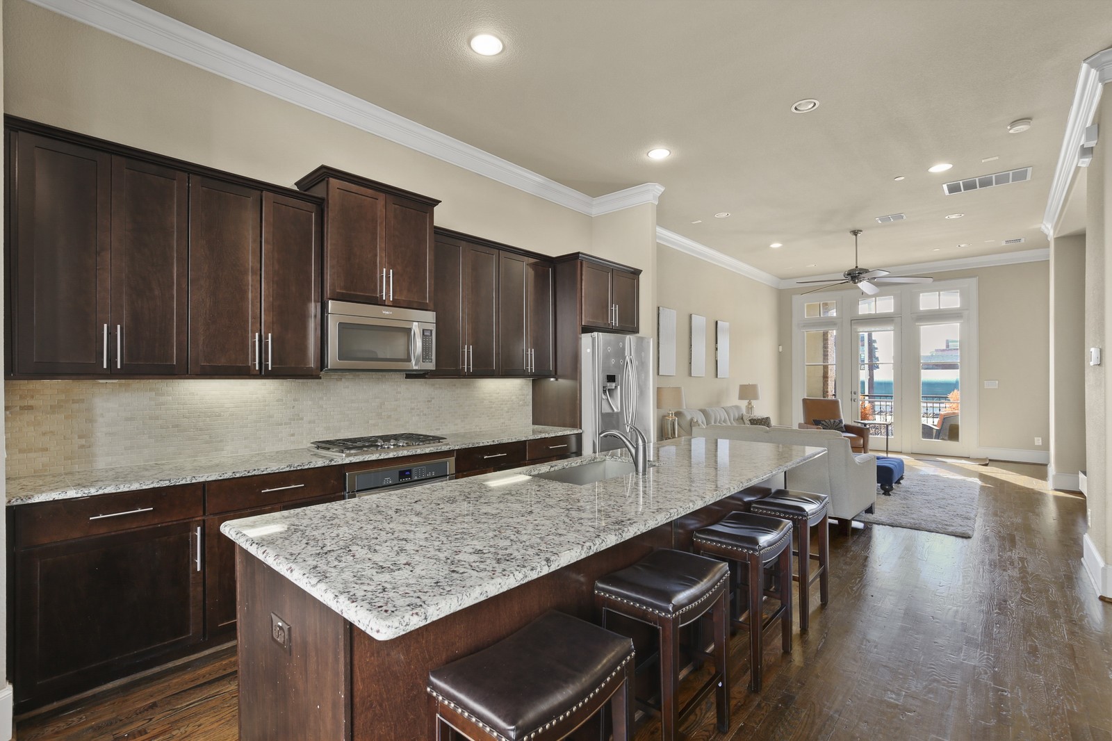 640 S Pearl Expressway