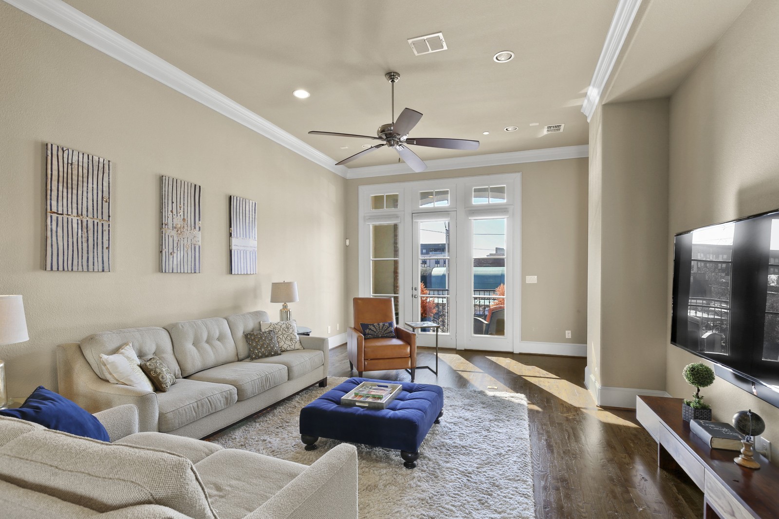 640 S Pearl Expressway