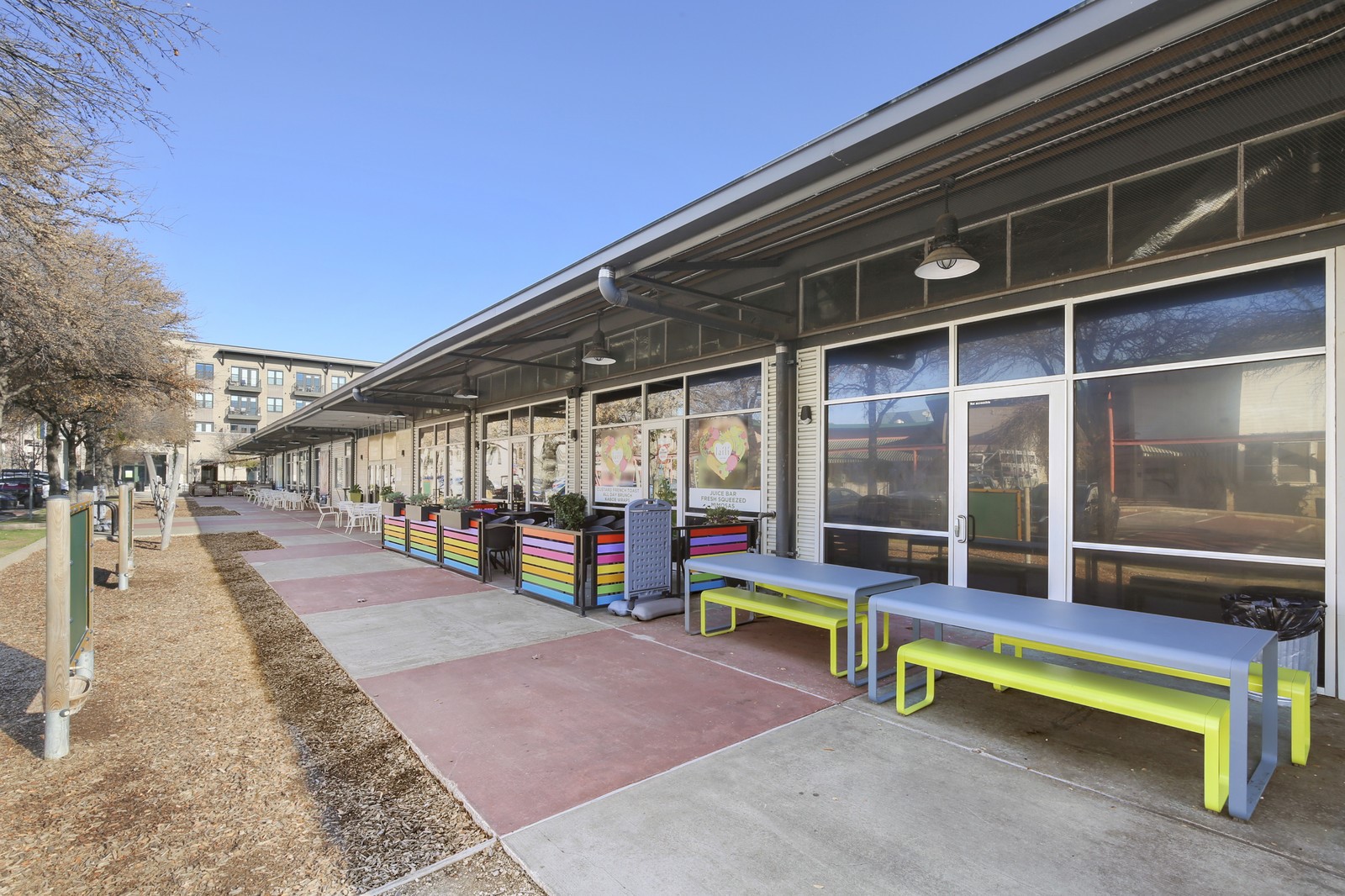 640 S Pearl Expressway