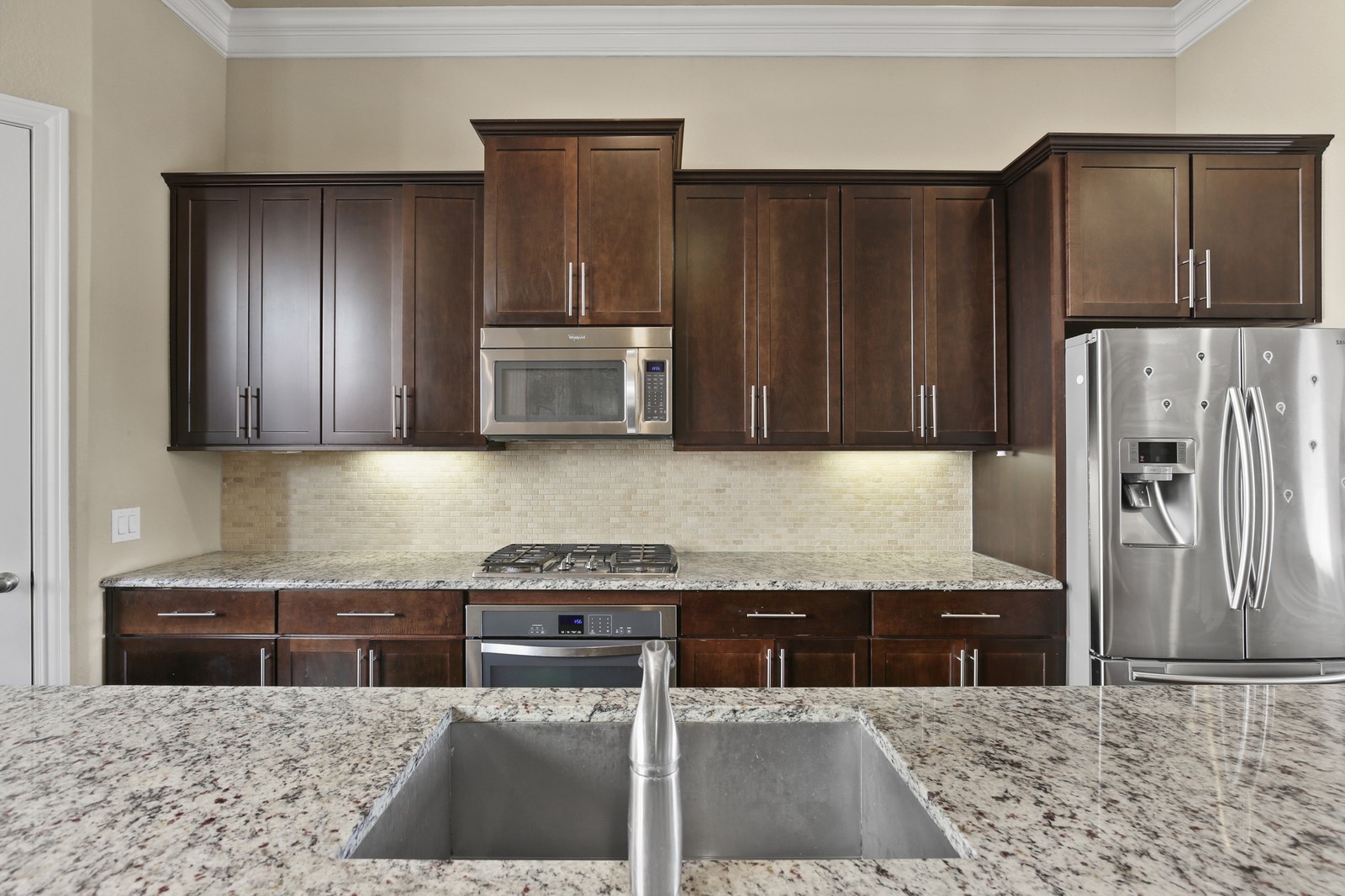 640 S Pearl Expressway