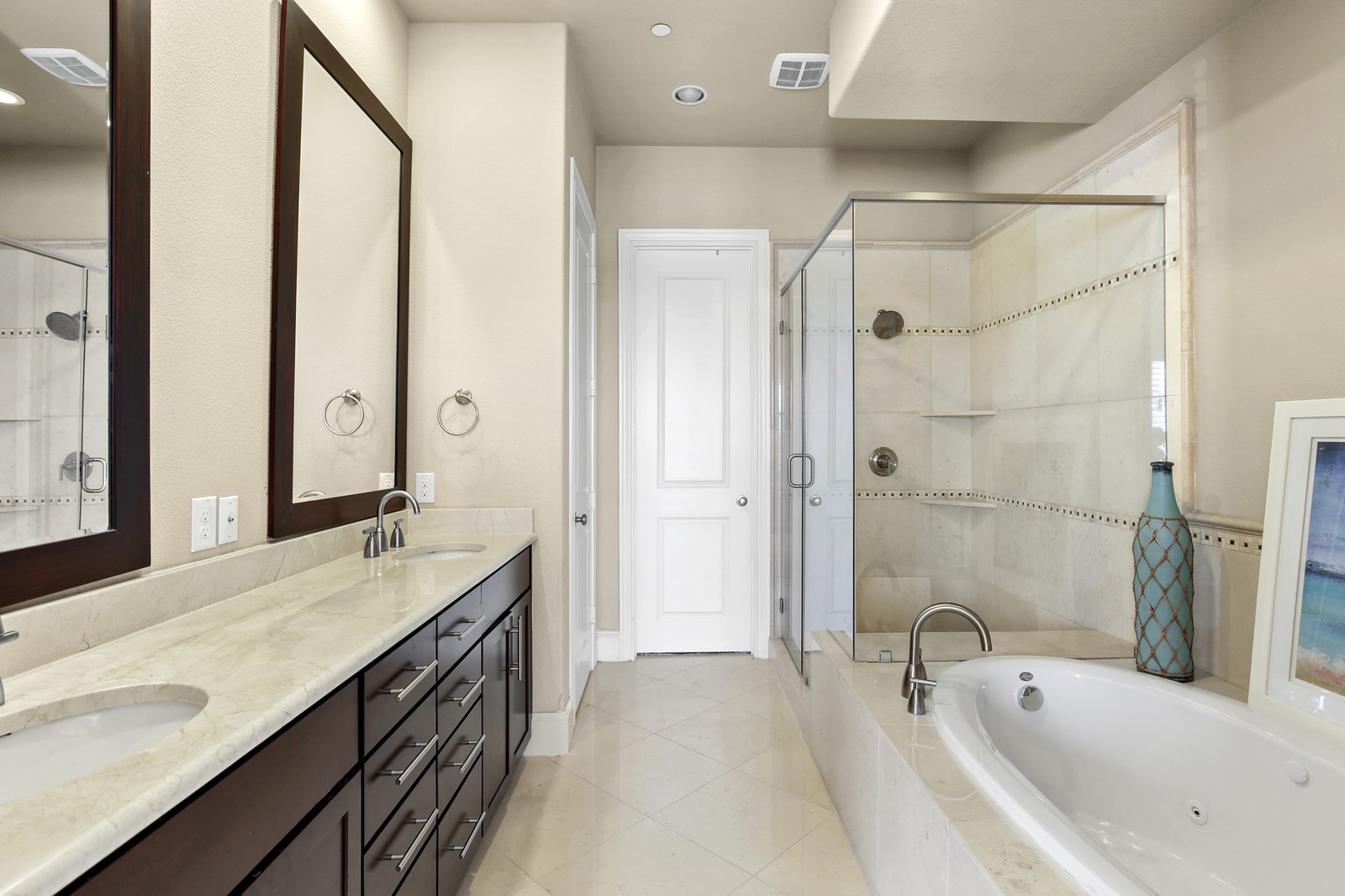 640 S Pearl Expressway