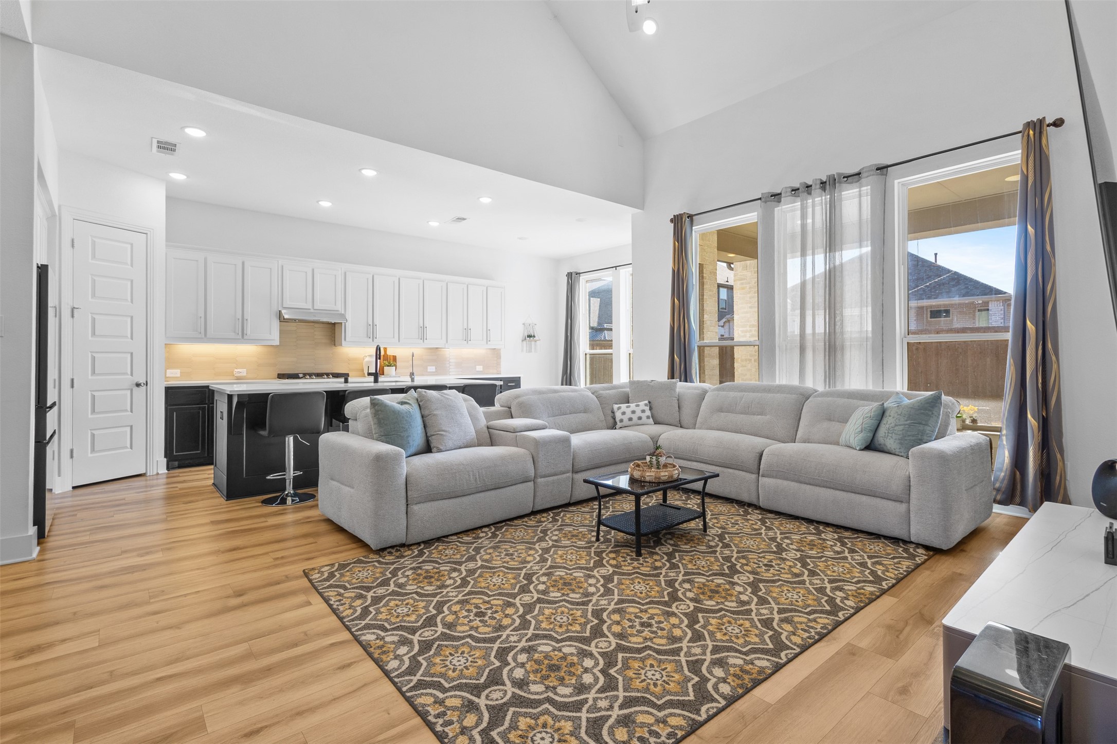 1136 Saddle Ridge Drive