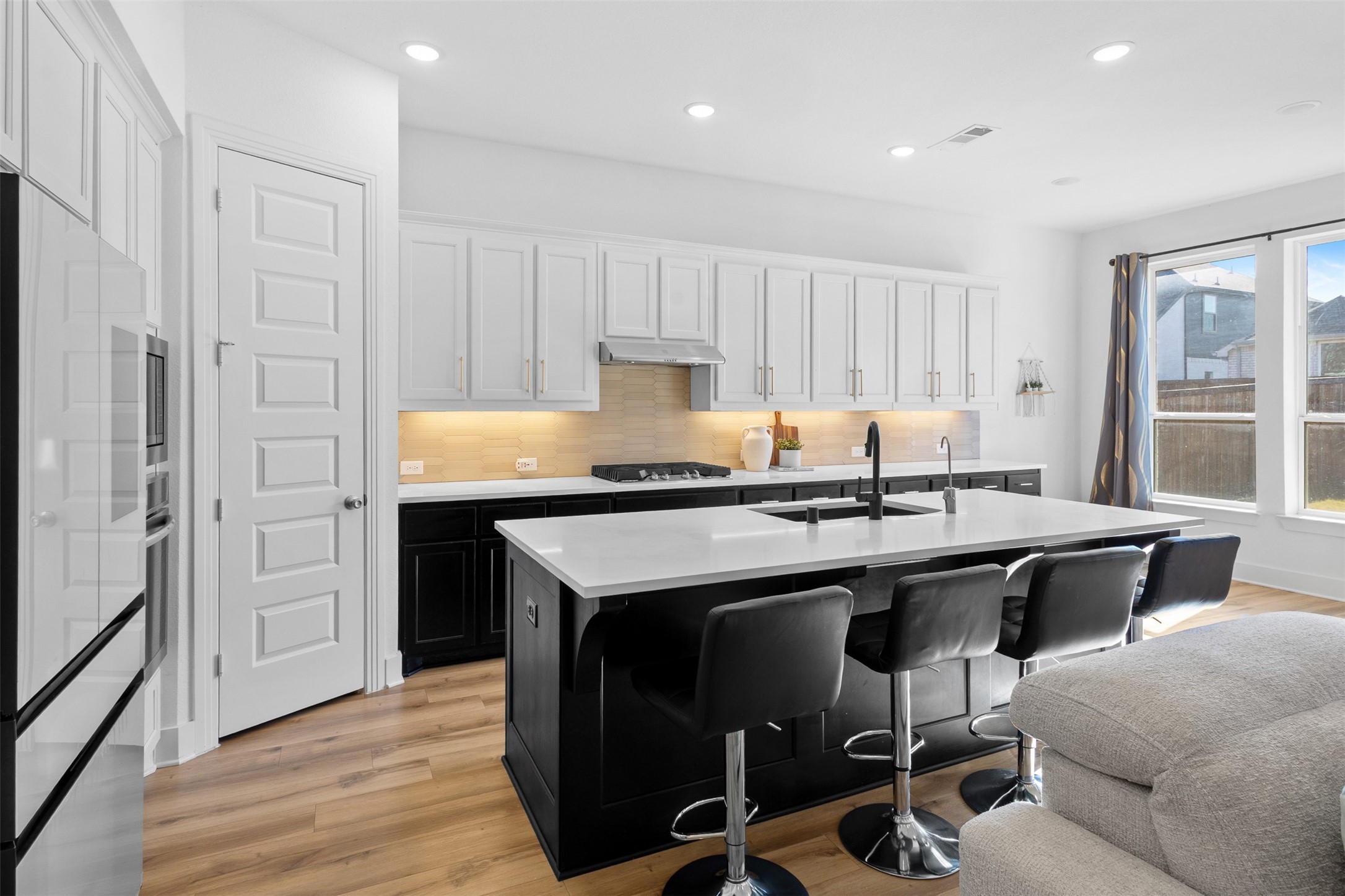 1136 Saddle Ridge Drive