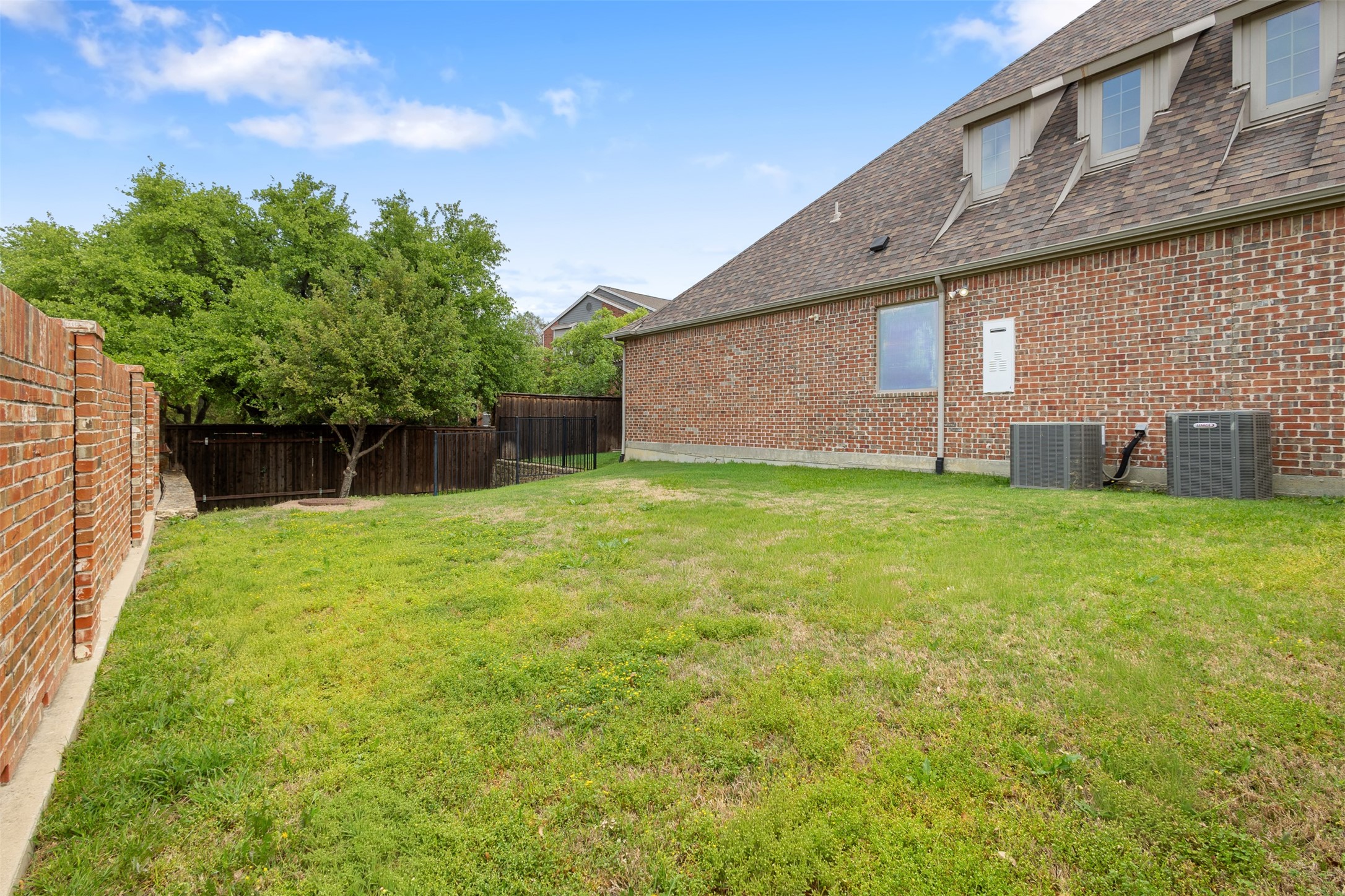 2131 N Hill Drive