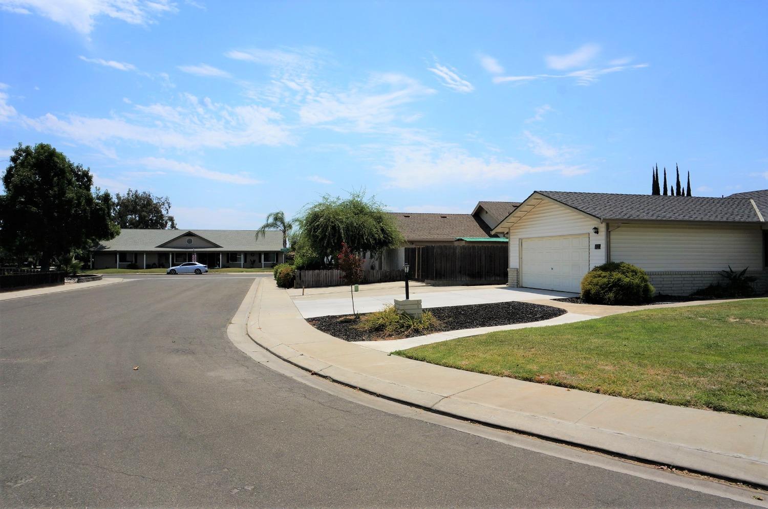 1121 Flatridge Court